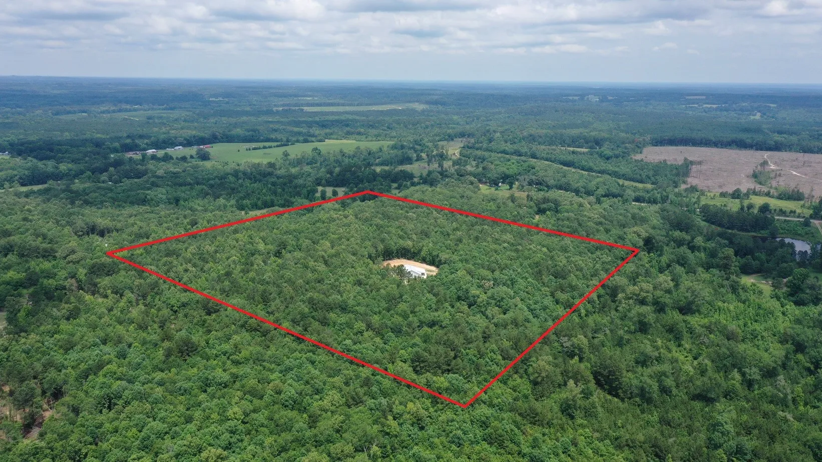 Single Family Residence For Sale in Cass County , 305 County Road 1145, Atlanta, Texas 75551, 2 Bedroom, 2 Bathroom, 3 Garage spaces, 2,067 Sqft, built in 2021, mls#21292959, Real Estate Agent in Atlanta, Homes For Sale in Cass county, Homes For Sale in Atlanta, Realtor in Atlanta Texas, Real Estate Brokerage Independent Realty Texas, Luminita Cordes Realtor