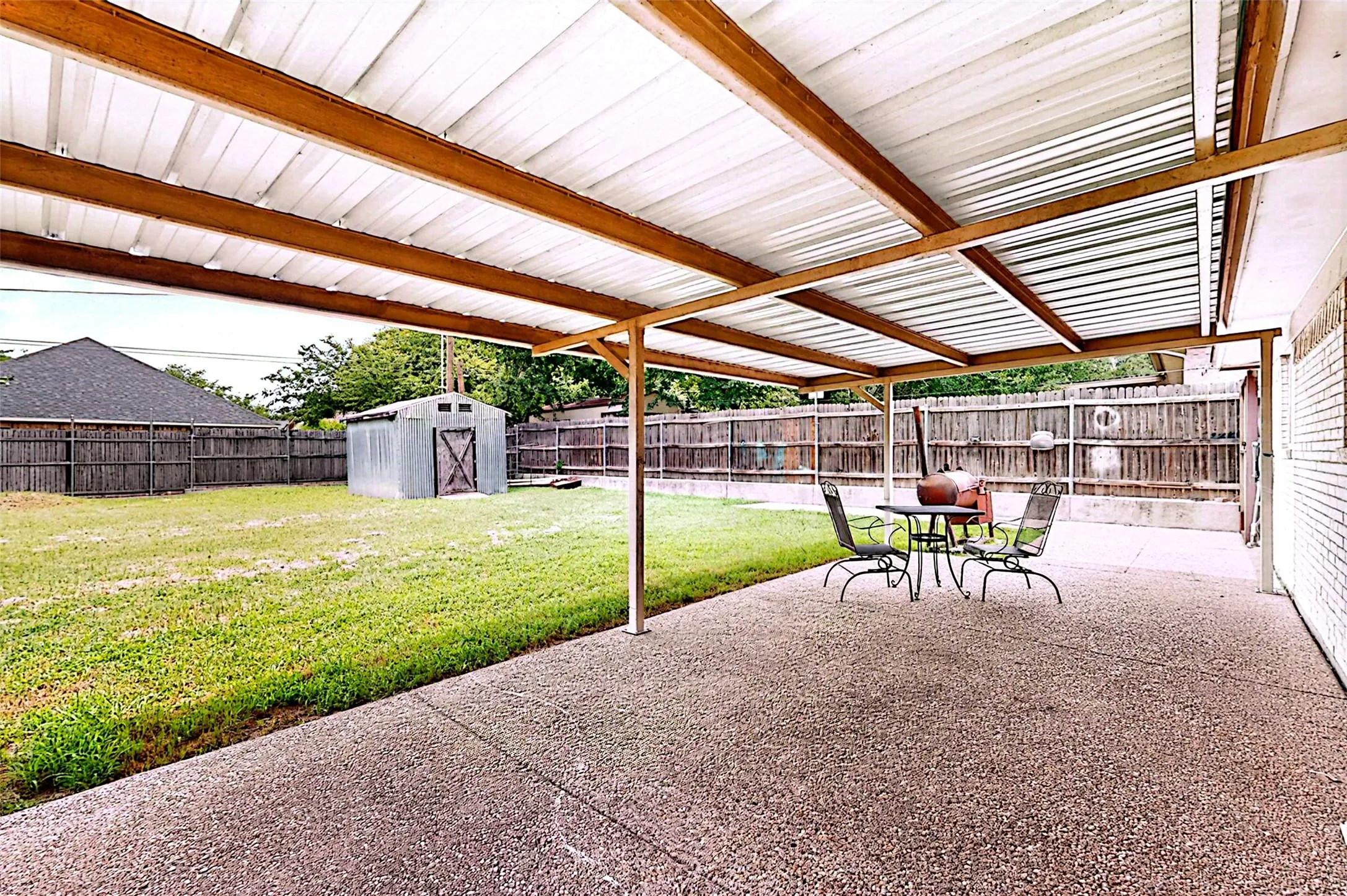 Single Family Residence For Sale in Tarrant County , 6600 Cervantes Avenue, Fort Worth, Texas 76133, 3 Bedroom, 2 Bathroom, 1 Garage spaces, 1,123 Sqft, built in 1971, mls#21292999, Real Estate Agent in Fort Worth, Homes For Sale in Tarrant county, Homes For Sale in Fort Worth, Realtor in Fort Worth Texas, Real Estate Brokerage Independent Realty Texas, Luminita Cordes Realtor