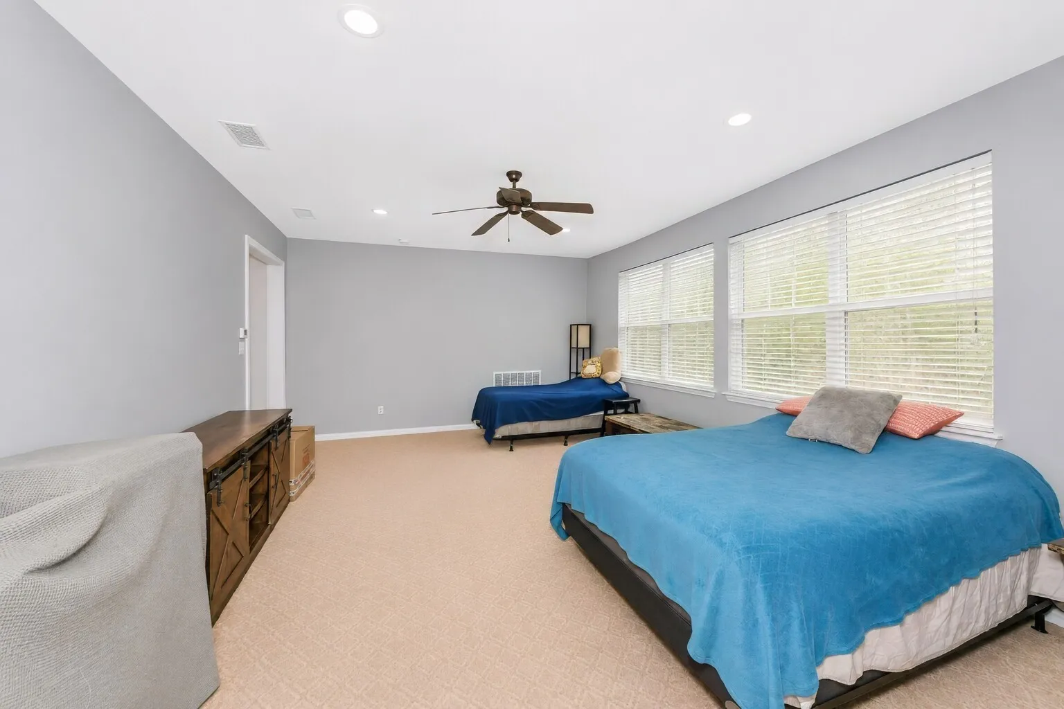 Single Family Residence For Sale in Collin County , 1105 Woodhaven Drive, Mc Kinney, Texas 75072, 4 Bedroom, 5 Bathroom, 3 Garage spaces, 3,661 Sqft, built in 2001, mls#21293006, Real Estate Agent in Mc Kinney, Homes For Sale in Collin county, Homes For Sale in Mc Kinney, Realtor in Mc Kinney Texas, Real Estate Brokerage Independent Realty Texas, Luminita Cordes Realtor