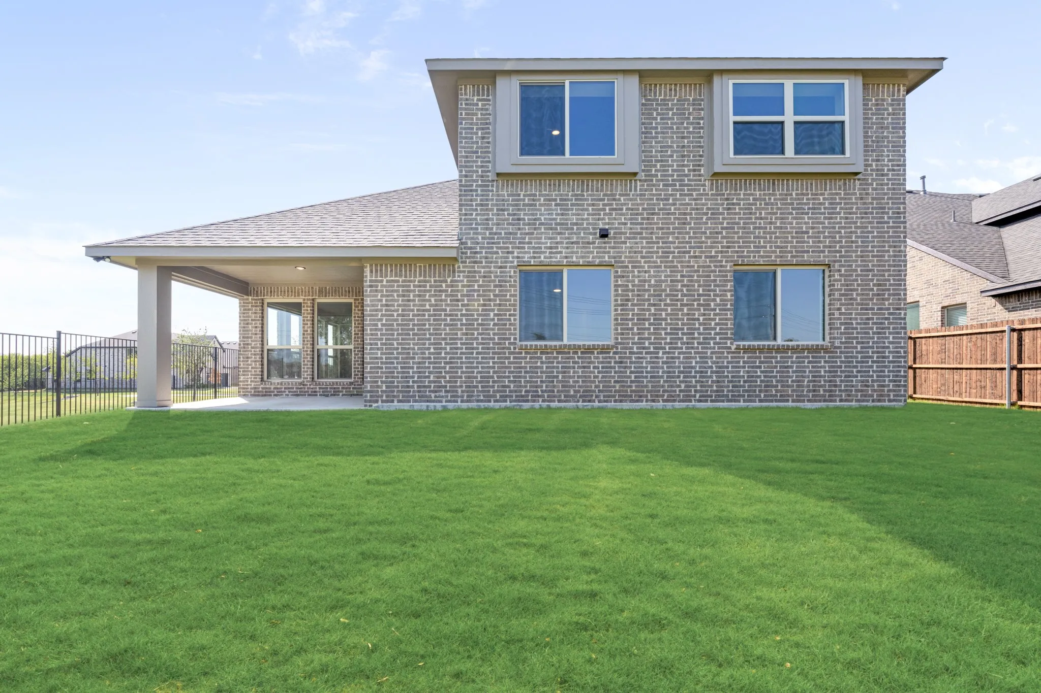 Single Family Residence For Sale in Dallas County , 121 Creekstone Drive, Balch Springs, Texas 75181, 4 Bedroom, 3 Bathroom, 2 Garage spaces, 2,452 Sqft, built in 2026, mls#21293008, Real Estate Agent in Balch Springs, Homes For Sale in Dallas county, Homes For Sale in Balch Springs, Realtor in Balch Springs Texas, Real Estate Brokerage Independent Realty Texas, Luminita Cordes Realtor