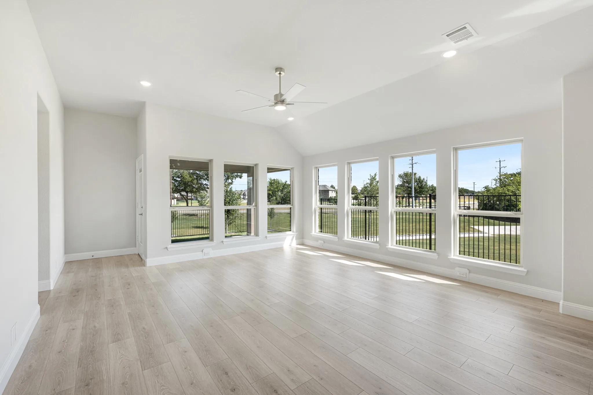 Single Family Residence For Sale in Dallas County , 121 Creekstone Drive, Balch Springs, Texas 75181, 4 Bedroom, 3 Bathroom, 2 Garage spaces, 2,452 Sqft, built in 2026, mls#21293008, Real Estate Agent in Balch Springs, Homes For Sale in Dallas county, Homes For Sale in Balch Springs, Realtor in Balch Springs Texas, Real Estate Brokerage Independent Realty Texas, Luminita Cordes Realtor