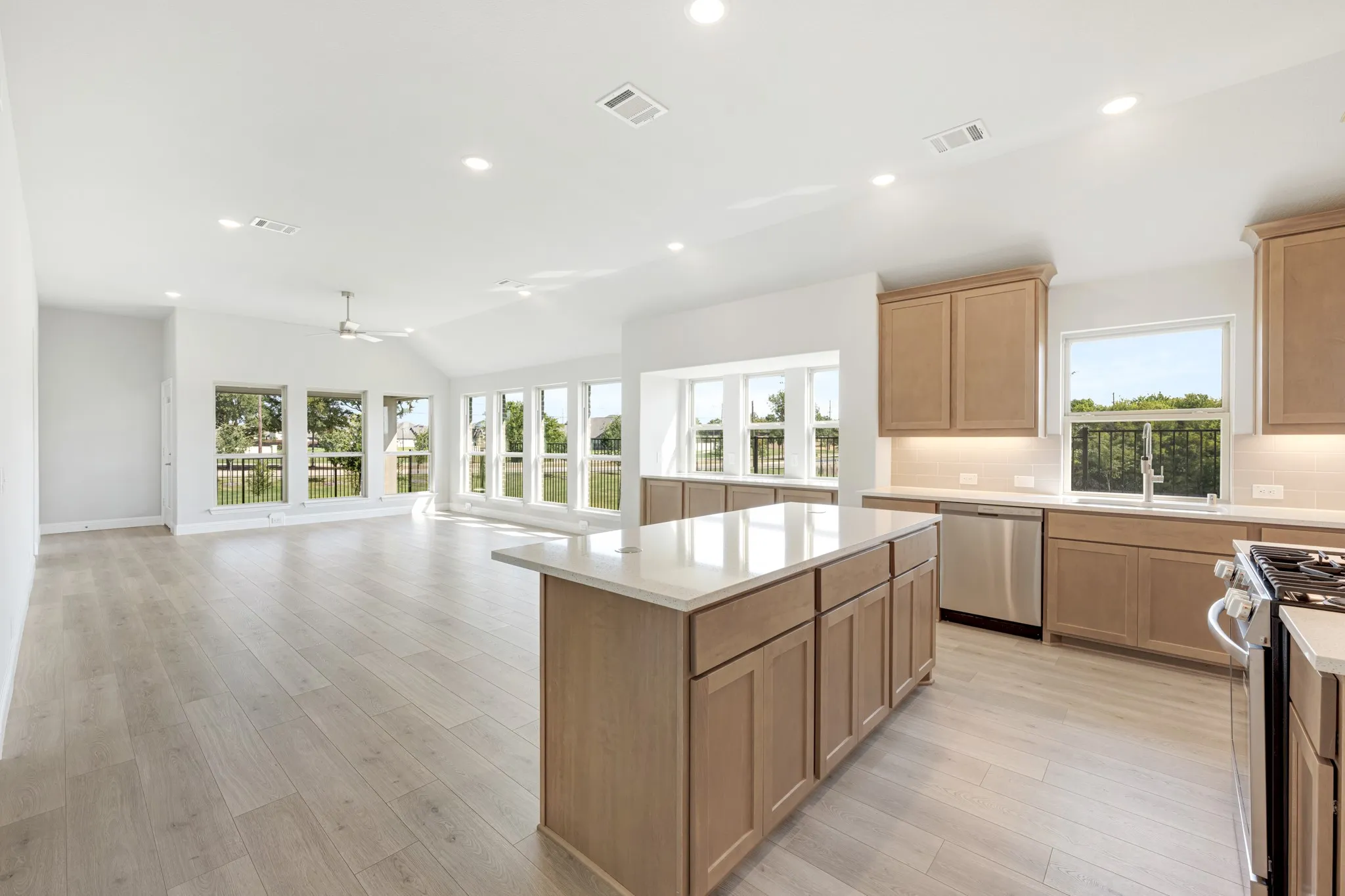 Single Family Residence For Sale in Dallas County , 121 Creekstone Drive, Balch Springs, Texas 75181, 4 Bedroom, 3 Bathroom, 2 Garage spaces, 2,452 Sqft, built in 2026, mls#21293008, Real Estate Agent in Balch Springs, Homes For Sale in Dallas county, Homes For Sale in Balch Springs, Realtor in Balch Springs Texas, Real Estate Brokerage Independent Realty Texas, Luminita Cordes Realtor