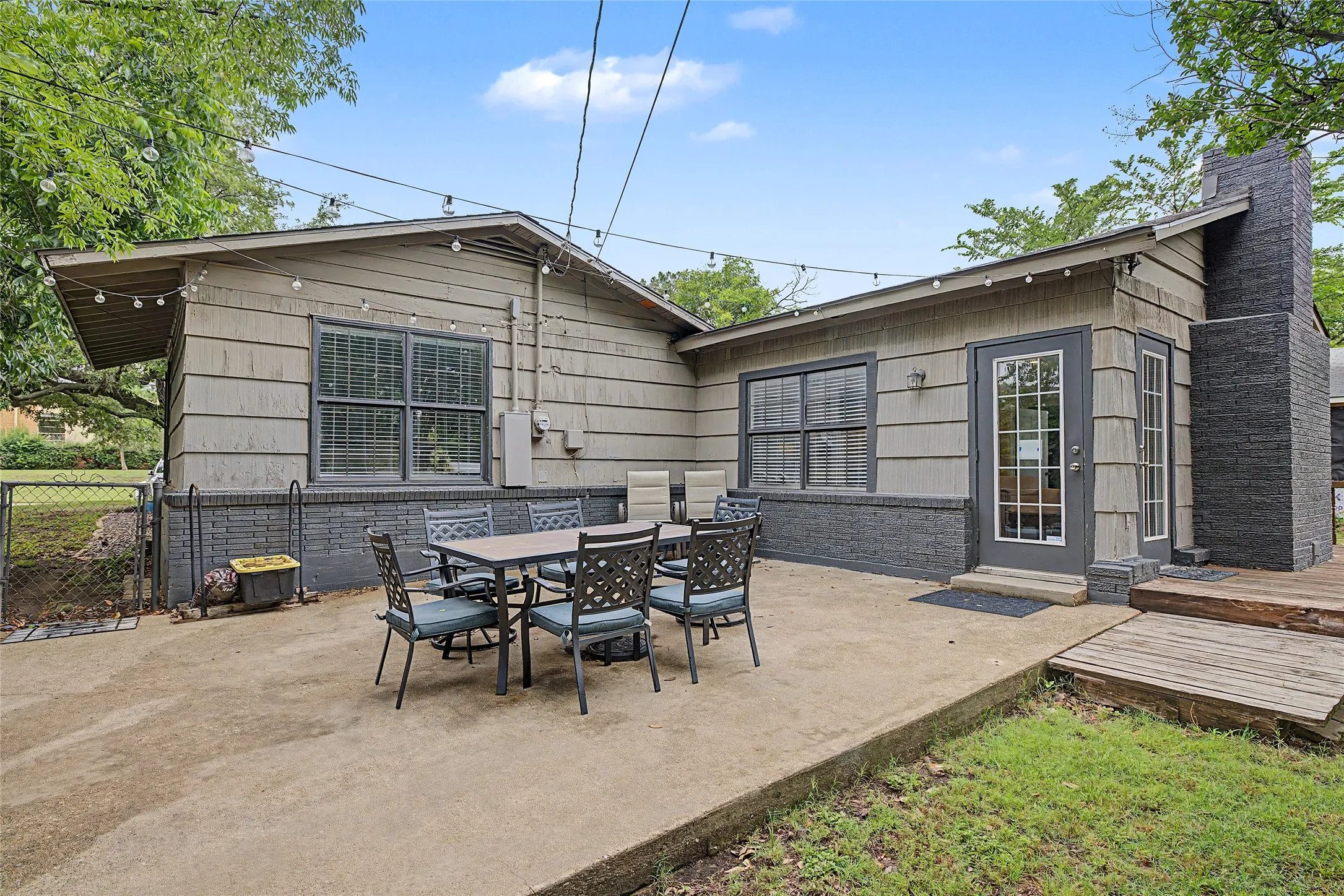 Single Family Residence For Sale in Tarrant County , 3644 W Seminary Drive, Fort Worth, Texas 76109, 3 Bedroom, 2 Bathroom, Garage spaces, 2,523 Sqft, built in 1950, Price $425,000, mls#21277954, Real Estate Agent in Fort Worth, Homes For Sale in Tarrant county, Homes For Sale in Fort Worth, Realtor in Fort Worth Texas, Real Estate Brokerage Independent Realty Texas, Luminita Cordes Realtor