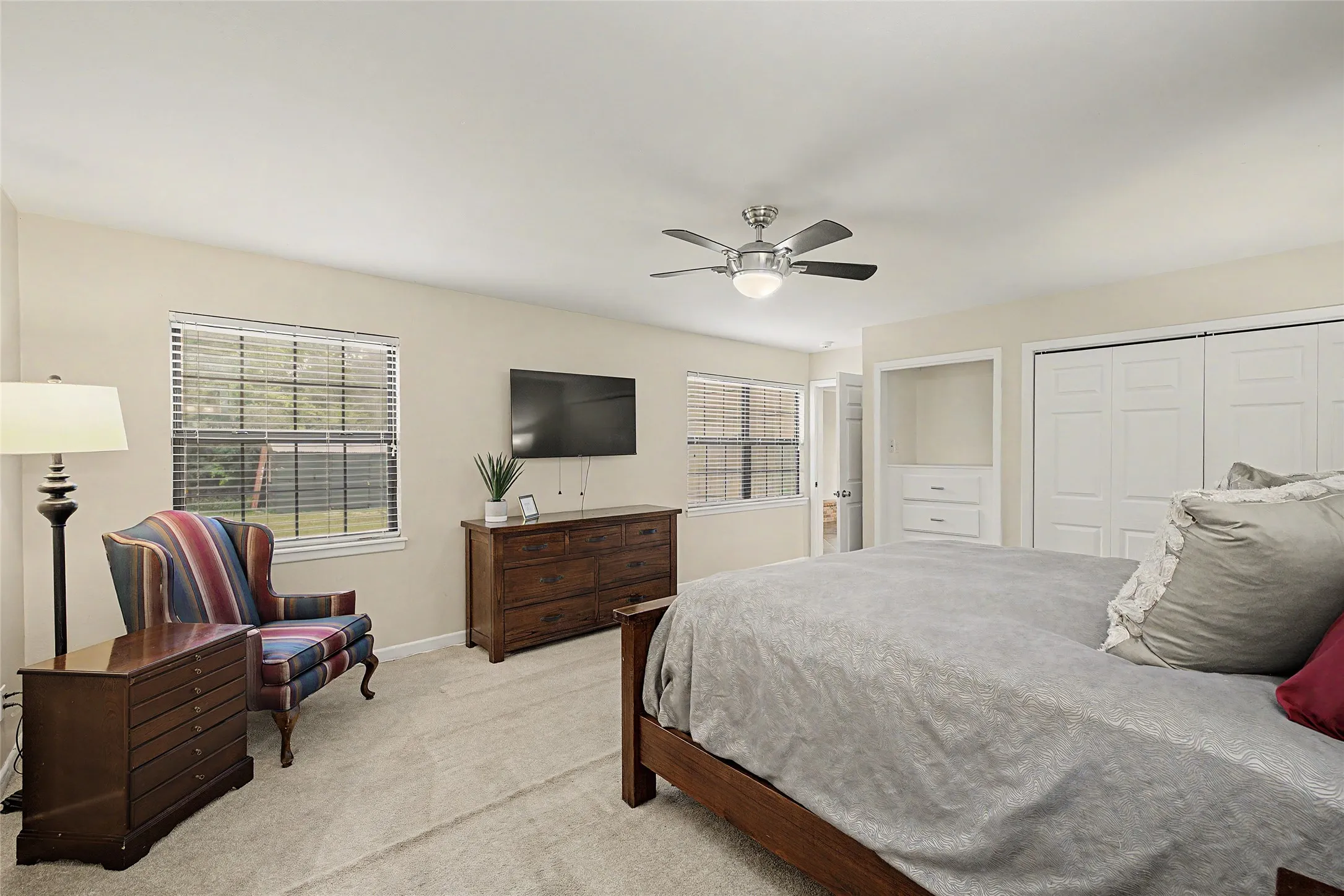 Single Family Residence For Sale in Tarrant County , 3644 W Seminary Drive, Fort Worth, Texas 76109, 3 Bedroom, 2 Bathroom, Garage spaces, 2,523 Sqft, built in 1950, Price $425,000, mls#21277954, Real Estate Agent in Fort Worth, Homes For Sale in Tarrant county, Homes For Sale in Fort Worth, Realtor in Fort Worth Texas, Real Estate Brokerage Independent Realty Texas, Luminita Cordes Realtor