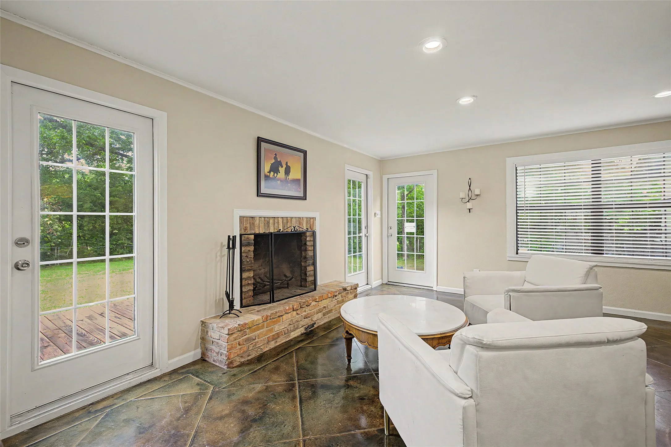 Single Family Residence For Sale in Tarrant County , 3644 W Seminary Drive, Fort Worth, Texas 76109, 3 Bedroom, 2 Bathroom, Garage spaces, 2,523 Sqft, built in 1950, Price $425,000, mls#21277954, Real Estate Agent in Fort Worth, Homes For Sale in Tarrant county, Homes For Sale in Fort Worth, Realtor in Fort Worth Texas, Real Estate Brokerage Independent Realty Texas, Luminita Cordes Realtor