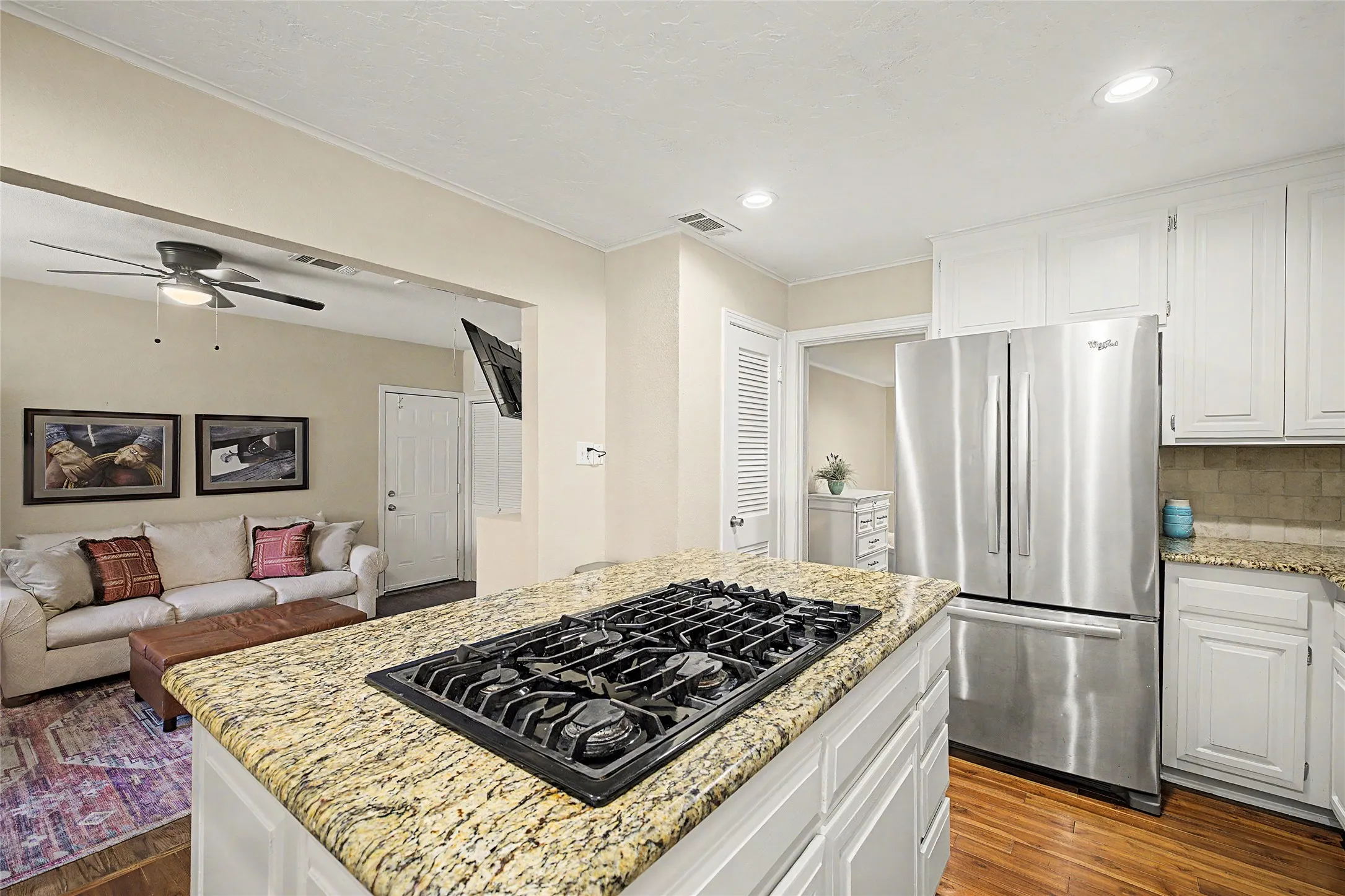 Single Family Residence For Sale in Tarrant County , 3644 W Seminary Drive, Fort Worth, Texas 76109, 3 Bedroom, 2 Bathroom, Garage spaces, 2,523 Sqft, built in 1950, Price $425,000, mls#21277954, Real Estate Agent in Fort Worth, Homes For Sale in Tarrant county, Homes For Sale in Fort Worth, Realtor in Fort Worth Texas, Real Estate Brokerage Independent Realty Texas, Luminita Cordes Realtor