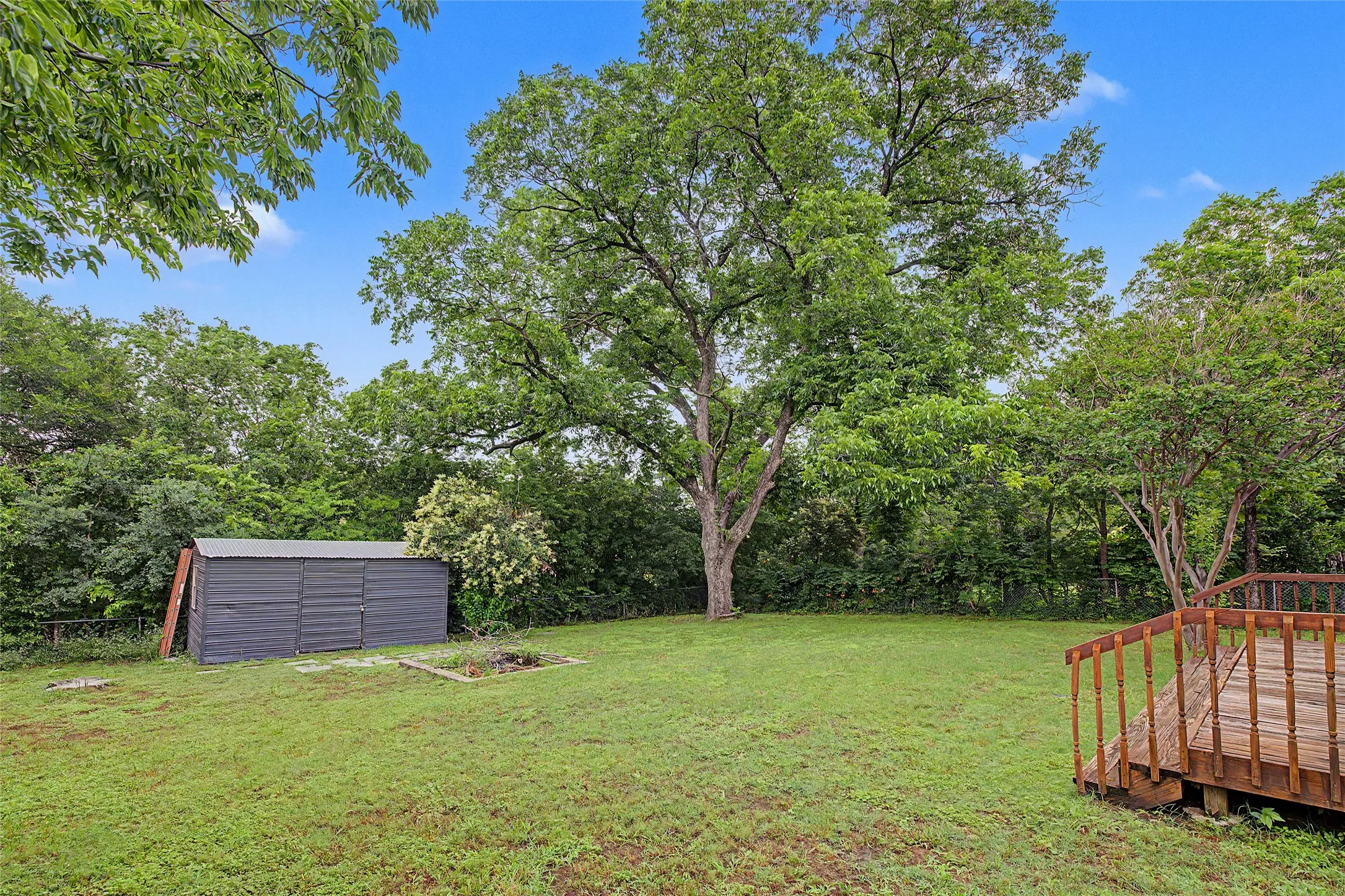 Single Family Residence For Sale in Tarrant County , 3644 W Seminary Drive, Fort Worth, Texas 76109, 3 Bedroom, 2 Bathroom, Garage spaces, 2,523 Sqft, built in 1950, Price $425,000, mls#21277954, Real Estate Agent in Fort Worth, Homes For Sale in Tarrant county, Homes For Sale in Fort Worth, Realtor in Fort Worth Texas, Real Estate Brokerage Independent Realty Texas, Luminita Cordes Realtor