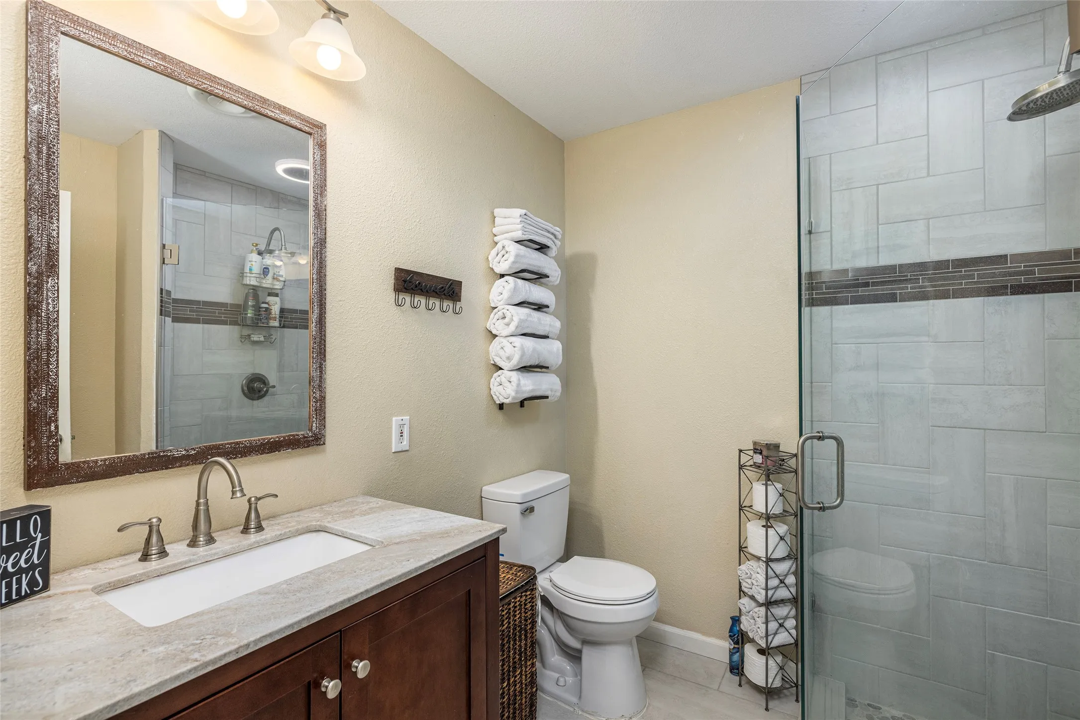 Single Family Residence For Sale in Tarrant County , 3644 W Seminary Drive, Fort Worth, Texas 76109, 3 Bedroom, 2 Bathroom, Garage spaces, 2,523 Sqft, built in 1950, Price $425,000, mls#21277954, Real Estate Agent in Fort Worth, Homes For Sale in Tarrant county, Homes For Sale in Fort Worth, Realtor in Fort Worth Texas, Real Estate Brokerage Independent Realty Texas, Luminita Cordes Realtor