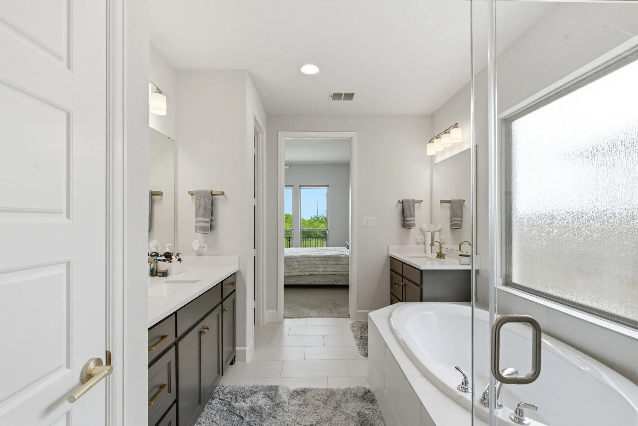Single Family Residence For Sale in Tarrant County , 915 Winter Cherry Lane, Haslet, Texas 76052, 3 Bedroom, 3 Bathroom, 2 Garage spaces, 2,181 Sqft, built in 2024, Price $524,900, mls#21291882, Real Estate Agent in Haslet, Homes For Sale in Tarrant county, Homes For Sale in Haslet, Realtor in Haslet Texas, Real Estate Brokerage Independent Realty Texas, Luminita Cordes Realtor