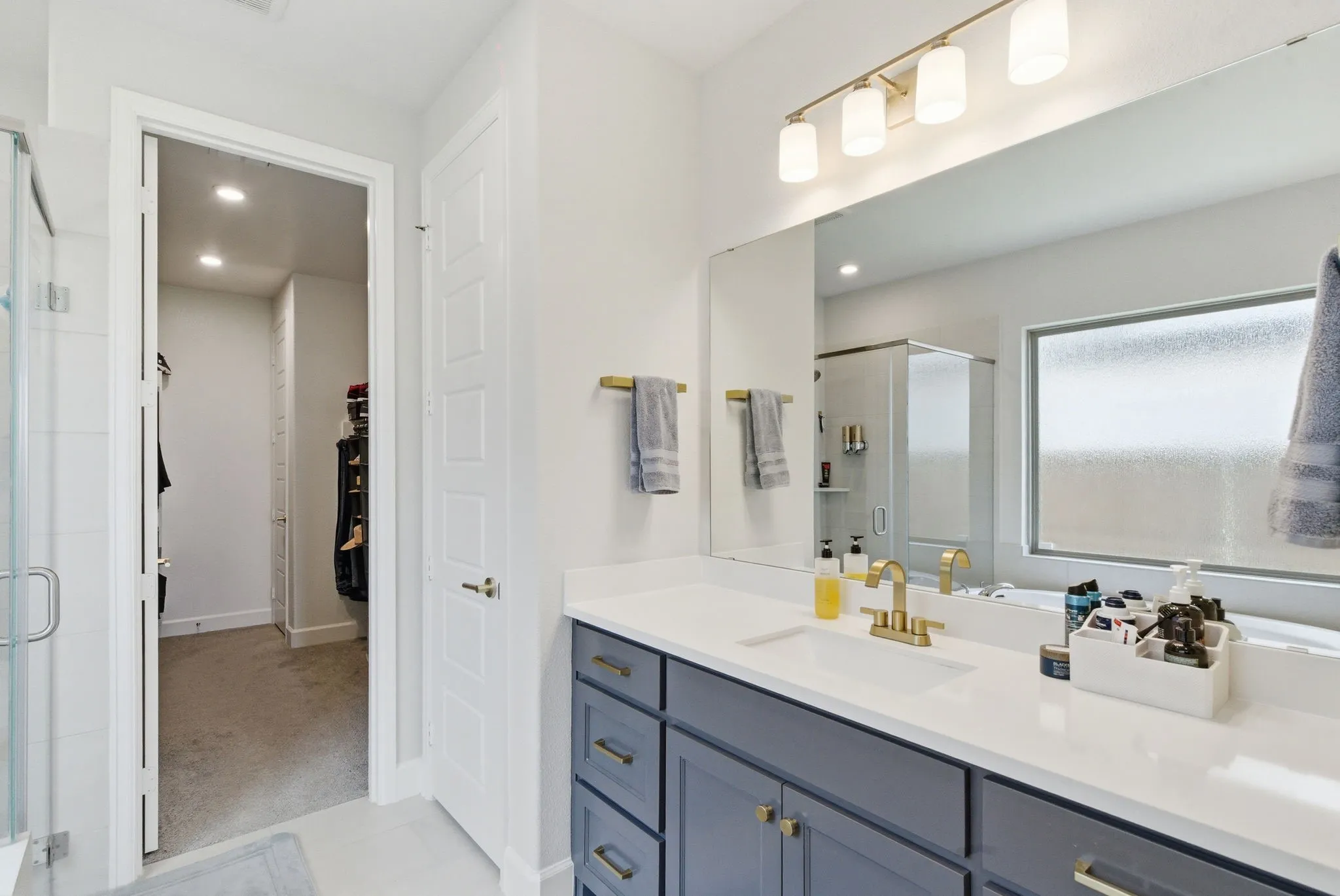 Single Family Residence For Sale in Tarrant County , 915 Winter Cherry Lane, Haslet, Texas 76052, 3 Bedroom, 3 Bathroom, 2 Garage spaces, 2,181 Sqft, built in 2024, Price $524,900, mls#21291882, Real Estate Agent in Haslet, Homes For Sale in Tarrant county, Homes For Sale in Haslet, Realtor in Haslet Texas, Real Estate Brokerage Independent Realty Texas, Luminita Cordes Realtor