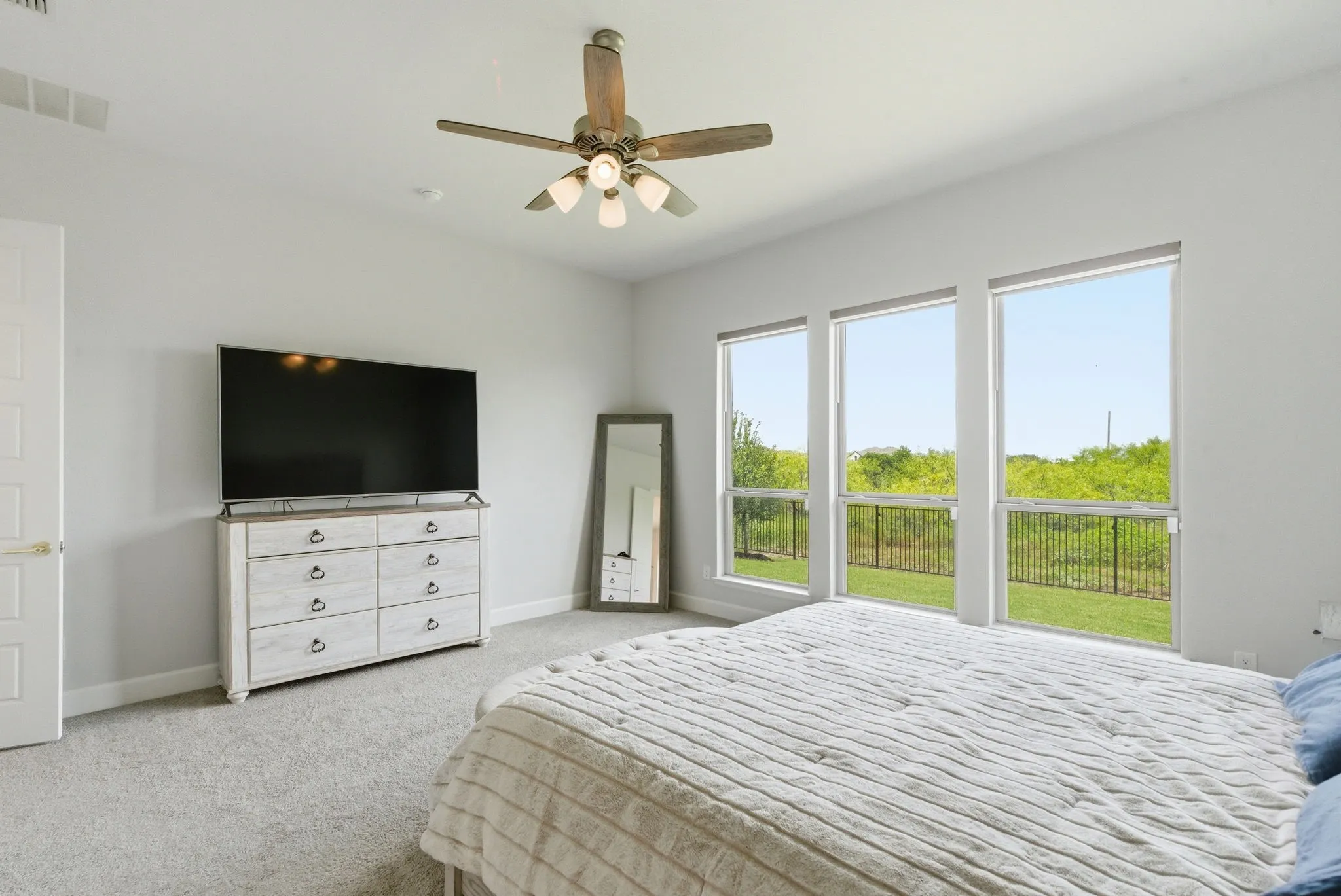 Single Family Residence For Sale in Tarrant County , 915 Winter Cherry Lane, Haslet, Texas 76052, 3 Bedroom, 3 Bathroom, 2 Garage spaces, 2,181 Sqft, built in 2024, Price $524,900, mls#21291882, Real Estate Agent in Haslet, Homes For Sale in Tarrant county, Homes For Sale in Haslet, Realtor in Haslet Texas, Real Estate Brokerage Independent Realty Texas, Luminita Cordes Realtor