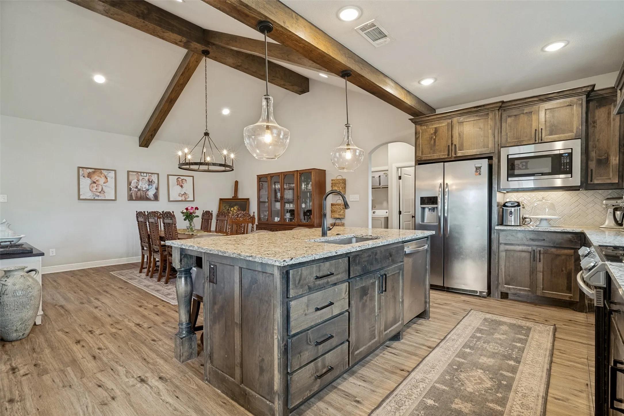 Single Family Residence For Sale in Parker County , 409 Oak Meadow Lane, Weatherford, Texas 76085, 4 Bedroom, 3 Bathroom, 2 Garage spaces, 2,245 Sqft, built in 2022, mls#21283702, Real Estate Agent in Weatherford, Homes For Sale in Parker county, Homes For Sale in Weatherford, Realtor in Weatherford Texas, Real Estate Brokerage Independent Realty Texas, Luminita Cordes Realtor