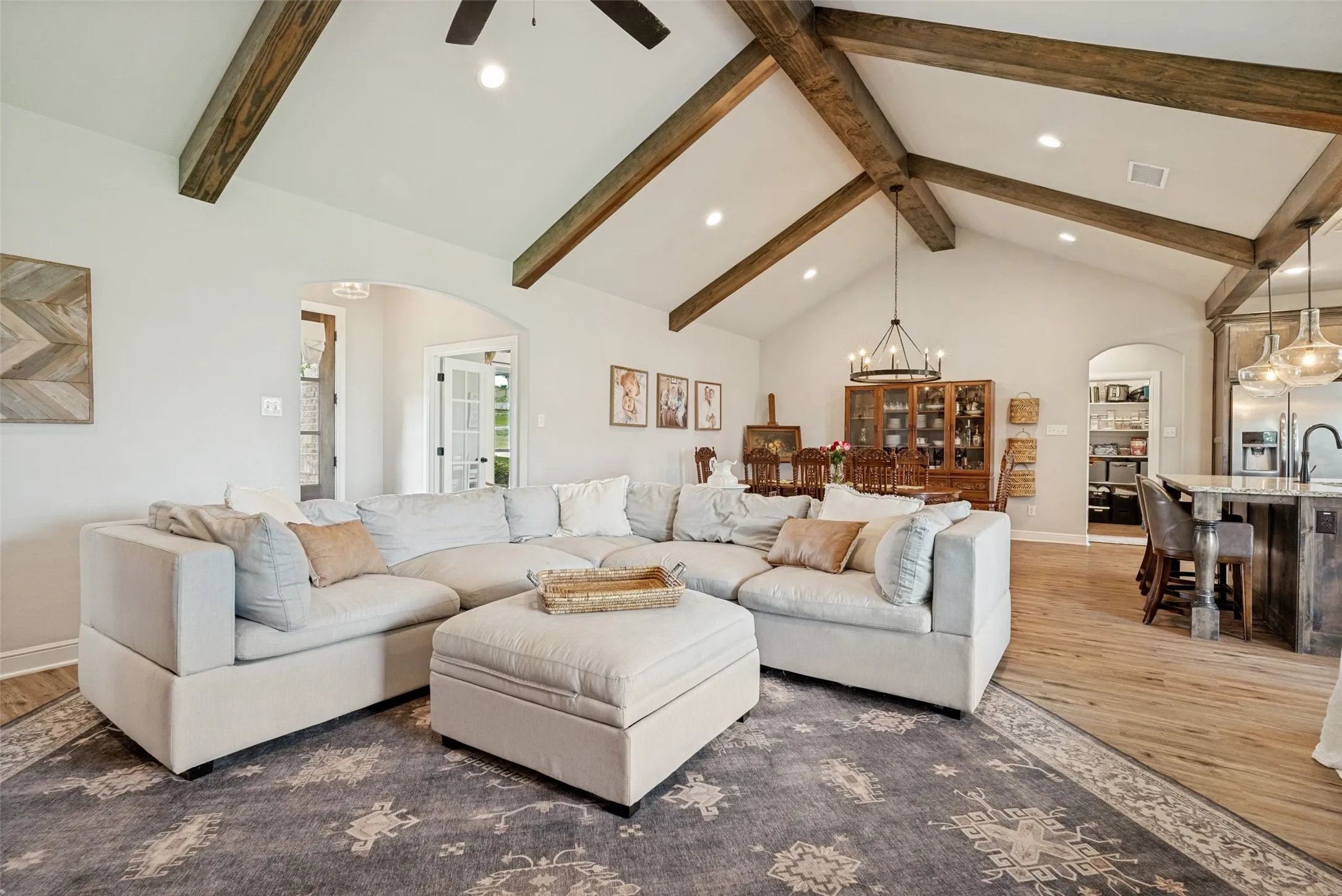 Plenty of space for everyone in this spacious room.
