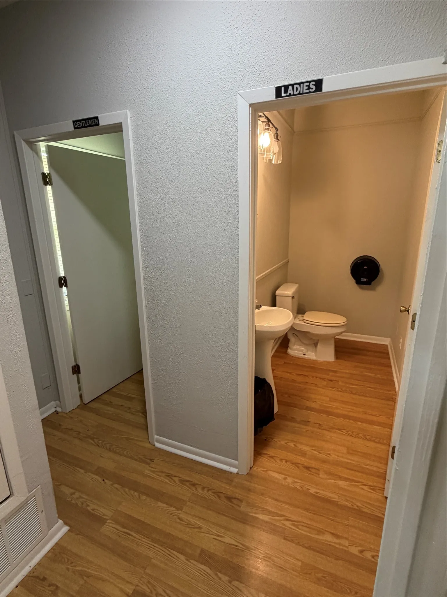 Office For Sale in Comanche County , 1503 E Central Avenue, Comanche, Texas 76442, 0, 0, Garage spaces, 0 Sqft, built in 1967, mls#21293024, Real Estate Agent in Comanche, Homes For Sale in Comanche county, Homes For Sale in Comanche, Realtor in Comanche Texas, Real Estate Brokerage Independent Realty Texas, Luminita Cordes Realtor
