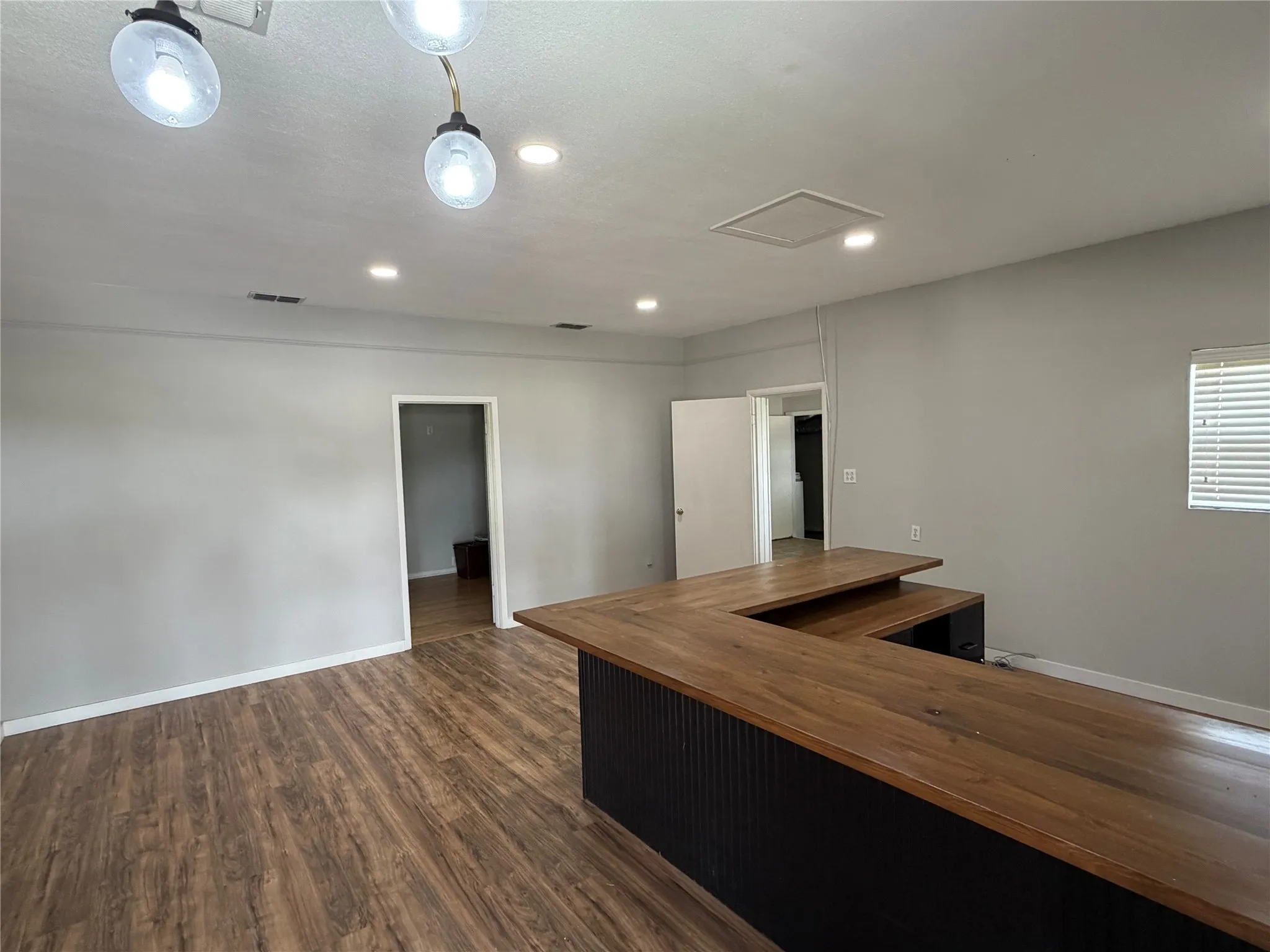 Office For Sale in Comanche County , 1503 E Central Avenue, Comanche, Texas 76442, 0, 0, Garage spaces, 0 Sqft, built in 1967, mls#21293024, Real Estate Agent in Comanche, Homes For Sale in Comanche county, Homes For Sale in Comanche, Realtor in Comanche Texas, Real Estate Brokerage Independent Realty Texas, Luminita Cordes Realtor
