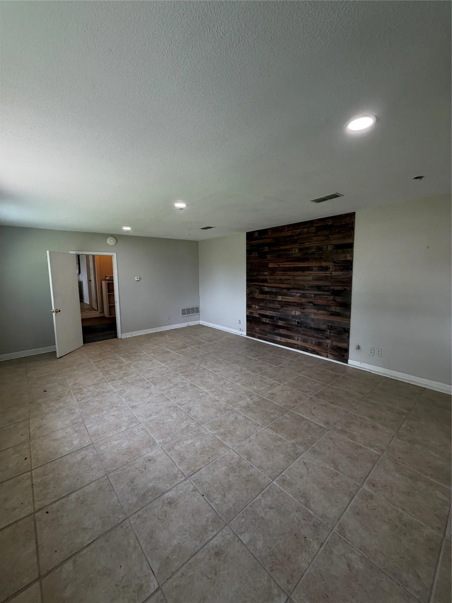 Office For Sale in Comanche County , 1503 E Central Avenue, Comanche, Texas 76442, 0, 0, Garage spaces, 0 Sqft, built in 1967, mls#21293024, Real Estate Agent in Comanche, Homes For Sale in Comanche county, Homes For Sale in Comanche, Realtor in Comanche Texas, Real Estate Brokerage Independent Realty Texas, Luminita Cordes Realtor