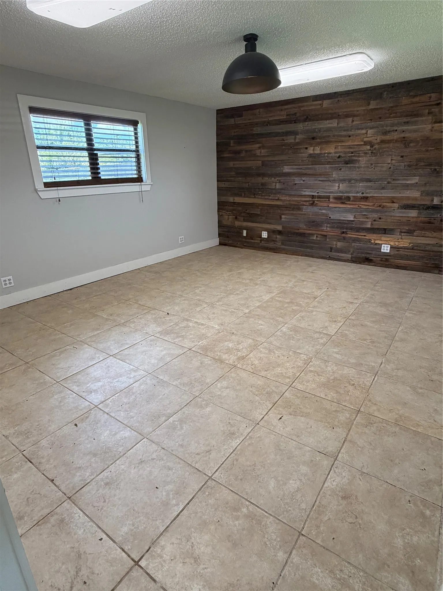 Office For Sale in Comanche County , 1503 E Central Avenue, Comanche, Texas 76442, 0, 0, Garage spaces, 0 Sqft, built in 1967, mls#21293024, Real Estate Agent in Comanche, Homes For Sale in Comanche county, Homes For Sale in Comanche, Realtor in Comanche Texas, Real Estate Brokerage Independent Realty Texas, Luminita Cordes Realtor