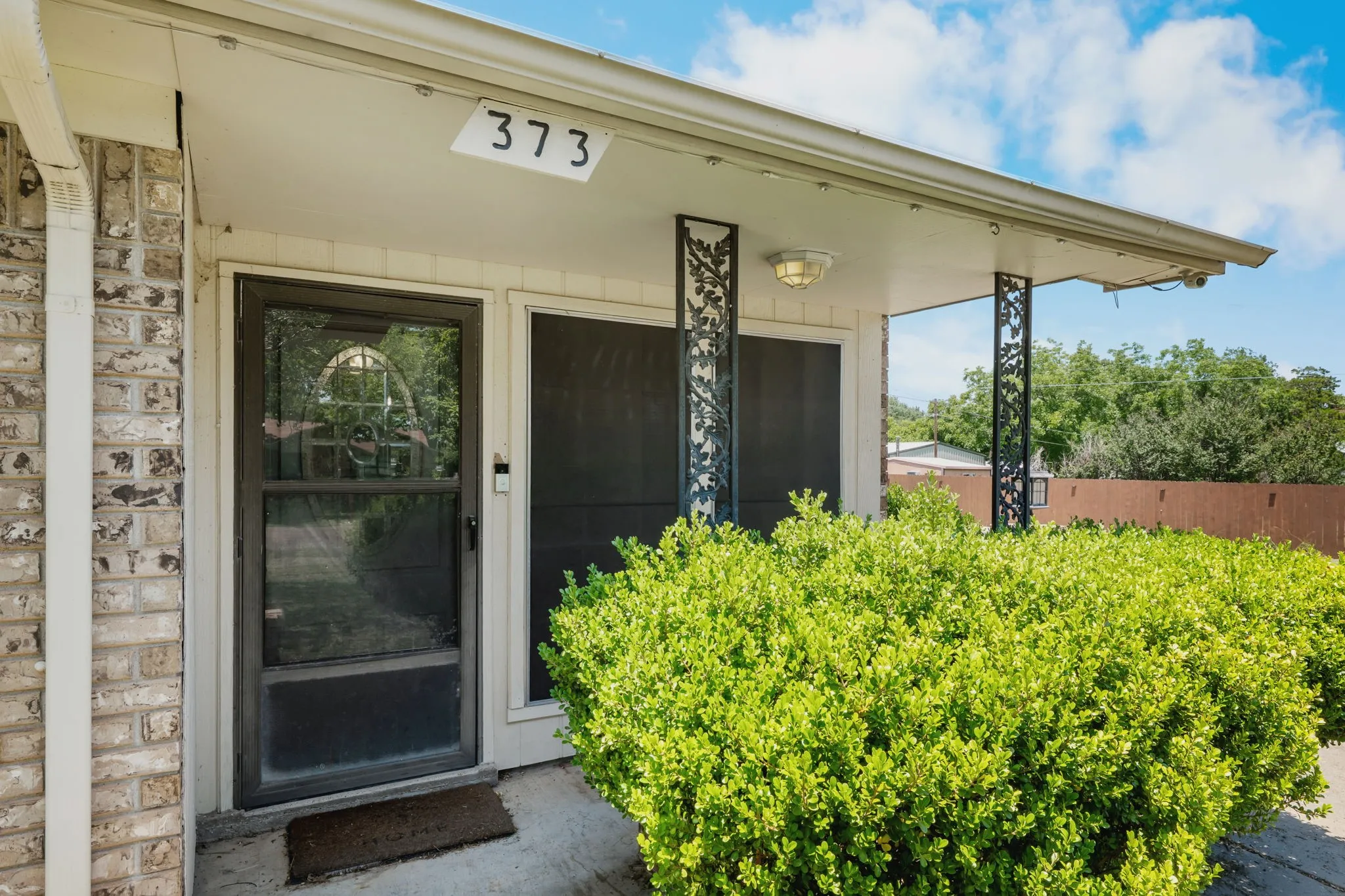 Single Family Residence For Sale in Mc Lennan County , 373 Ingred Street, Waco, Texas 76705, 2 Bedroom, 3 Bathroom, Garage spaces, 1,305 Sqft, built in 1985, mls#21288072, Real Estate Agent in Waco, Homes For Sale in Mc Lennan county, Homes For Sale in Waco, Realtor in Waco Texas, Real Estate Brokerage Independent Realty Texas, Luminita Cordes Realtor