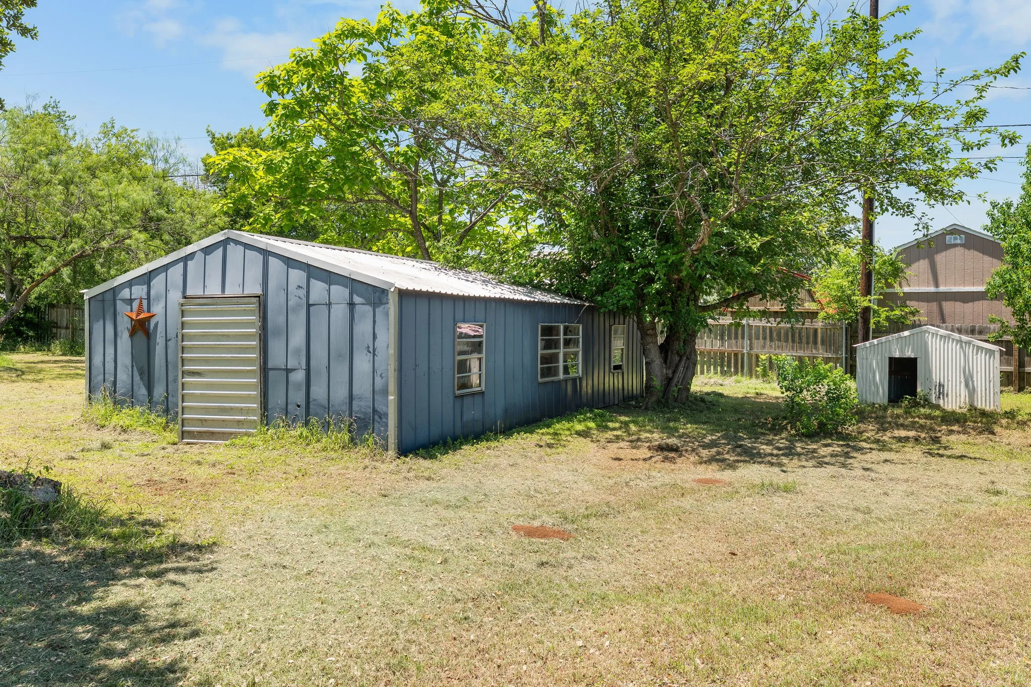 Single Family Residence For Sale in Mc Lennan County , 373 Ingred Street, Waco, Texas 76705, 2 Bedroom, 3 Bathroom, Garage spaces, 1,305 Sqft, built in 1985, mls#21288072, Real Estate Agent in Waco, Homes For Sale in Mc Lennan county, Homes For Sale in Waco, Realtor in Waco Texas, Real Estate Brokerage Independent Realty Texas, Luminita Cordes Realtor