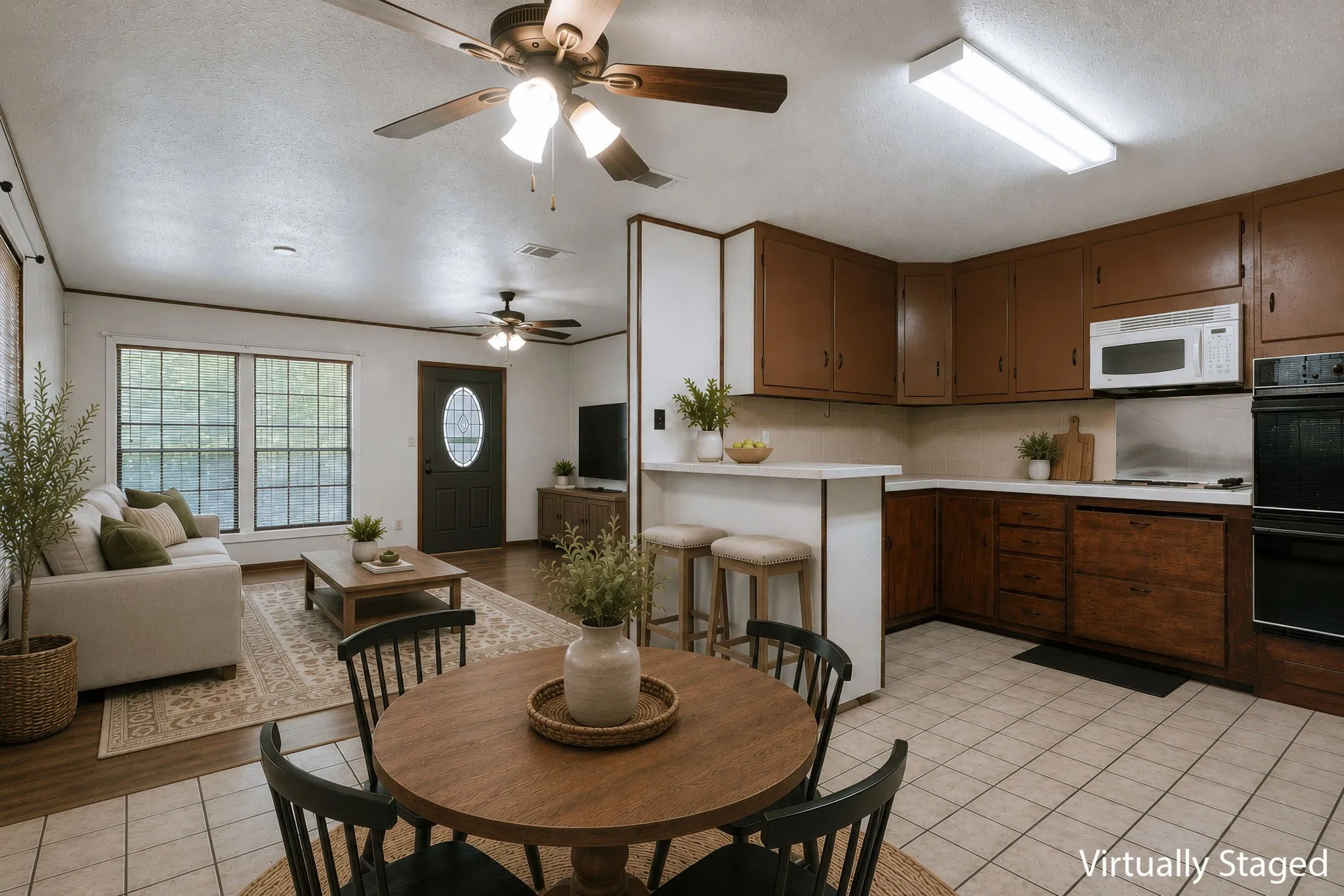 Single Family Residence For Sale in Mc Lennan County , 373 Ingred Street, Waco, Texas 76705, 2 Bedroom, 3 Bathroom, Garage spaces, 1,305 Sqft, built in 1985, mls#21288072, Real Estate Agent in Waco, Homes For Sale in Mc Lennan county, Homes For Sale in Waco, Realtor in Waco Texas, Real Estate Brokerage Independent Realty Texas, Luminita Cordes Realtor
