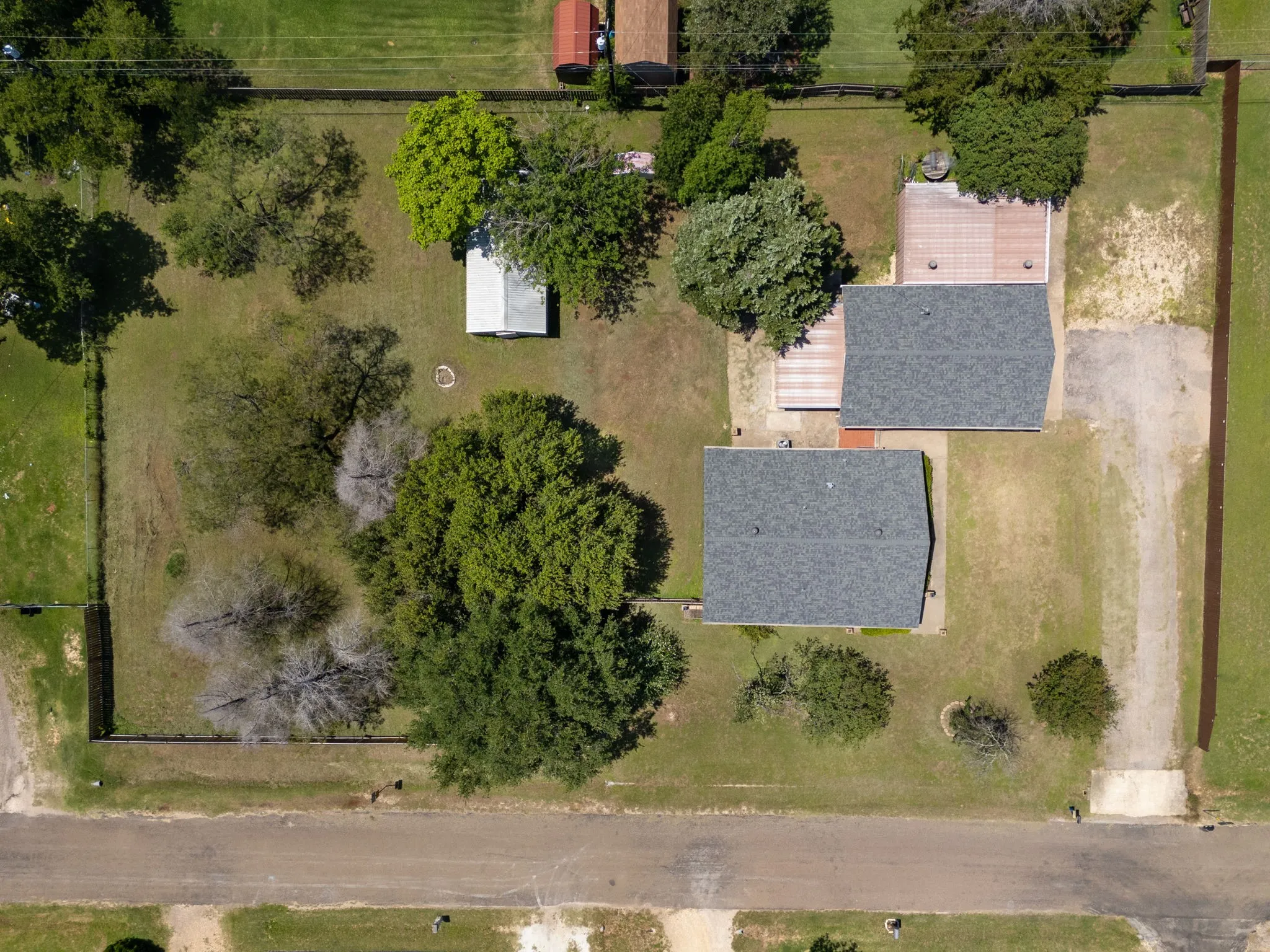Single Family Residence For Sale in Mc Lennan County , 373 Ingred Street, Waco, Texas 76705, 2 Bedroom, 3 Bathroom, Garage spaces, 1,305 Sqft, built in 1985, mls#21288072, Real Estate Agent in Waco, Homes For Sale in Mc Lennan county, Homes For Sale in Waco, Realtor in Waco Texas, Real Estate Brokerage Independent Realty Texas, Luminita Cordes Realtor