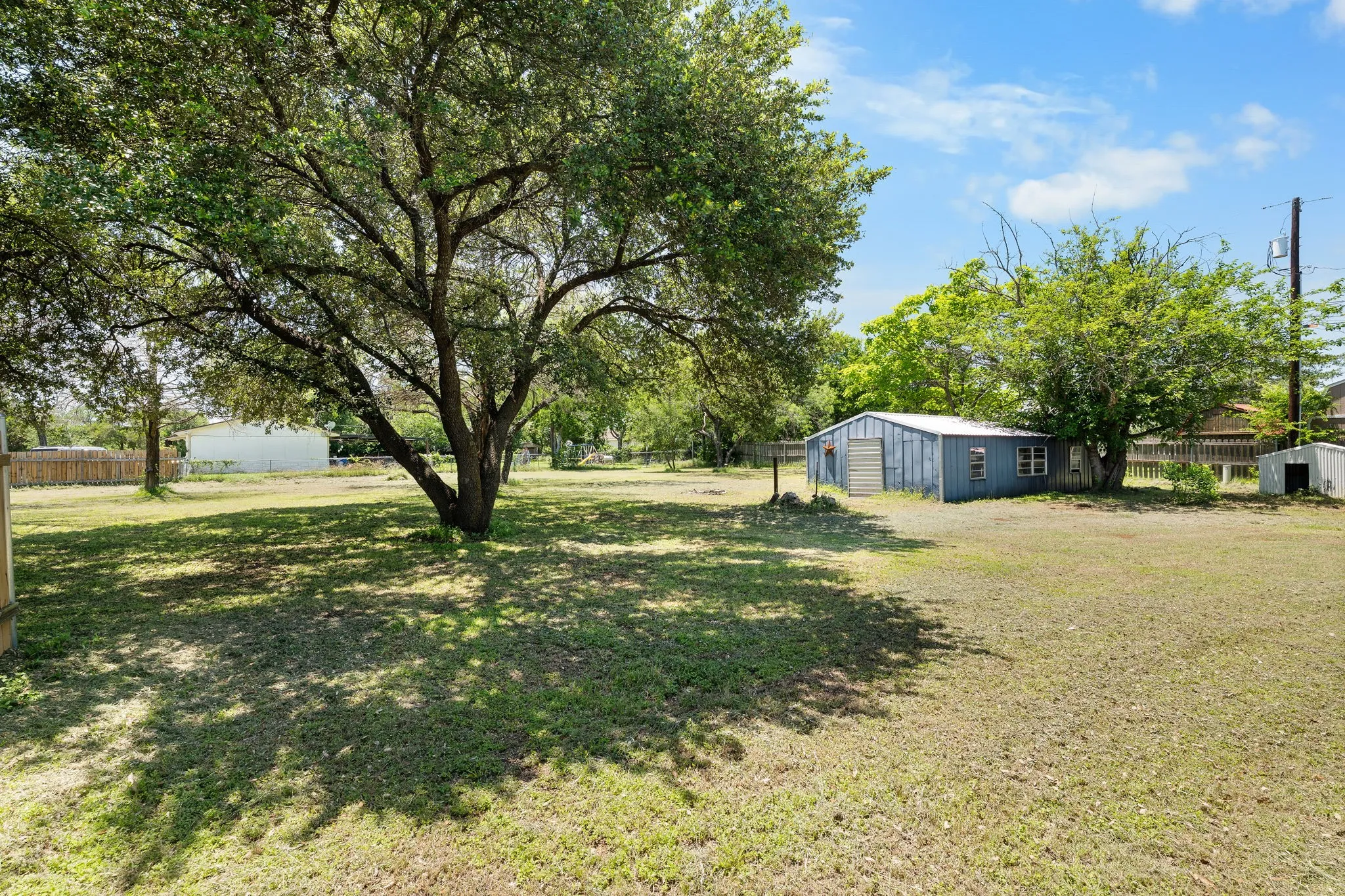 Single Family Residence For Sale in Mc Lennan County , 373 Ingred Street, Waco, Texas 76705, 2 Bedroom, 3 Bathroom, Garage spaces, 1,305 Sqft, built in 1985, mls#21288072, Real Estate Agent in Waco, Homes For Sale in Mc Lennan county, Homes For Sale in Waco, Realtor in Waco Texas, Real Estate Brokerage Independent Realty Texas, Luminita Cordes Realtor