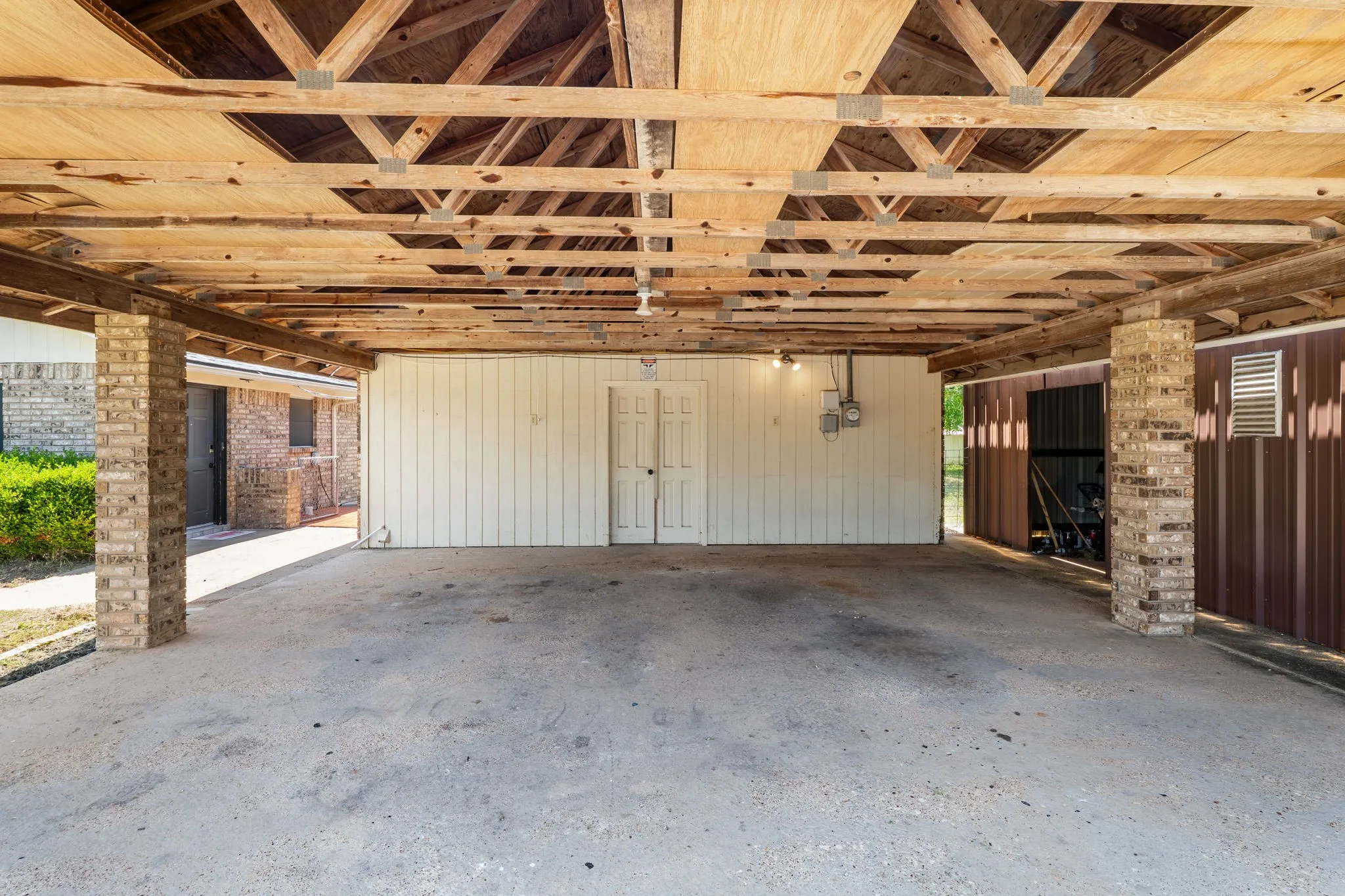 Single Family Residence For Sale in Mc Lennan County , 373 Ingred Street, Waco, Texas 76705, 2 Bedroom, 3 Bathroom, Garage spaces, 1,305 Sqft, built in 1985, mls#21288072, Real Estate Agent in Waco, Homes For Sale in Mc Lennan county, Homes For Sale in Waco, Realtor in Waco Texas, Real Estate Brokerage Independent Realty Texas, Luminita Cordes Realtor