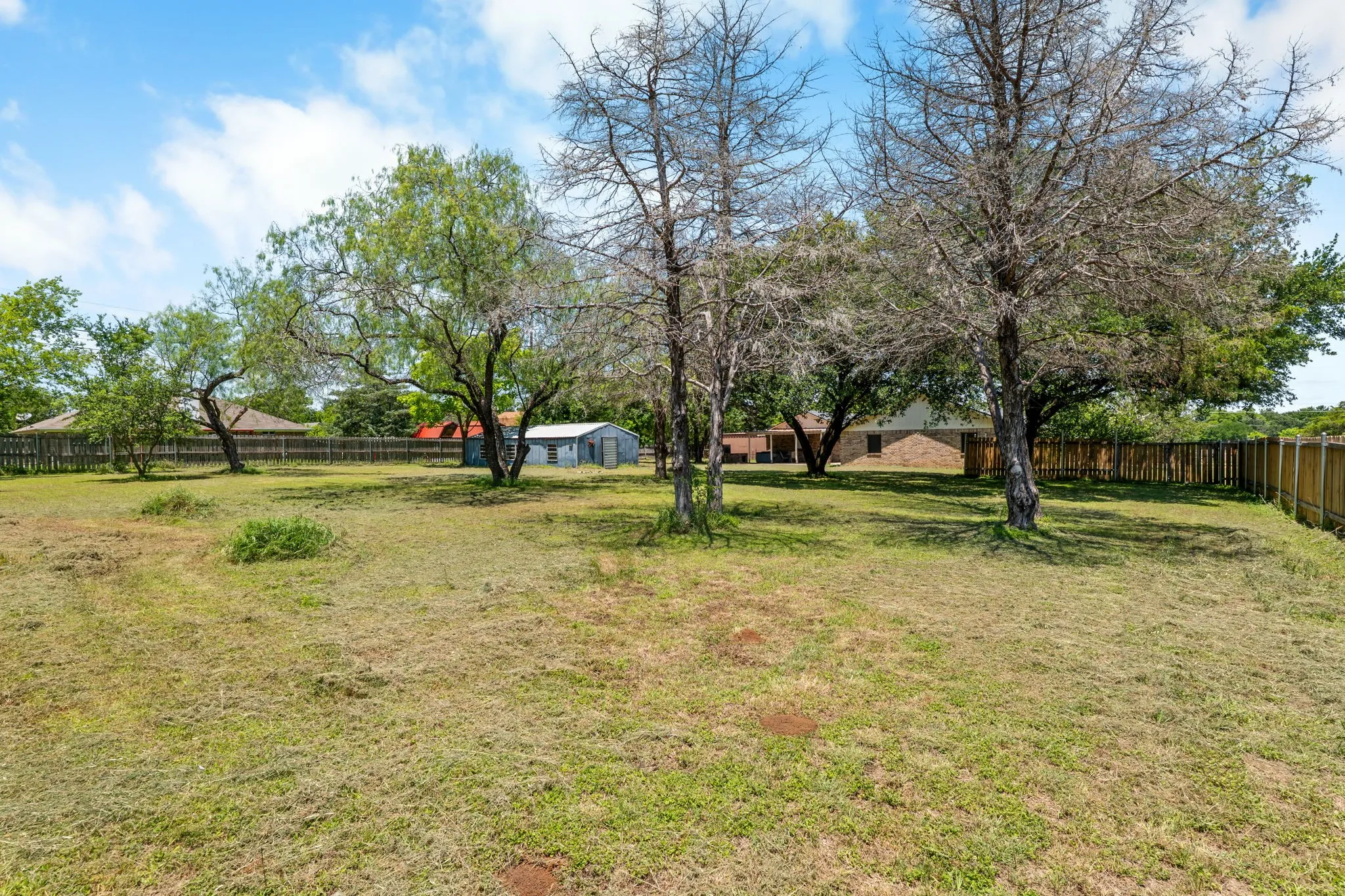 Single Family Residence For Sale in Mc Lennan County , 373 Ingred Street, Waco, Texas 76705, 2 Bedroom, 3 Bathroom, Garage spaces, 1,305 Sqft, built in 1985, mls#21288072, Real Estate Agent in Waco, Homes For Sale in Mc Lennan county, Homes For Sale in Waco, Realtor in Waco Texas, Real Estate Brokerage Independent Realty Texas, Luminita Cordes Realtor