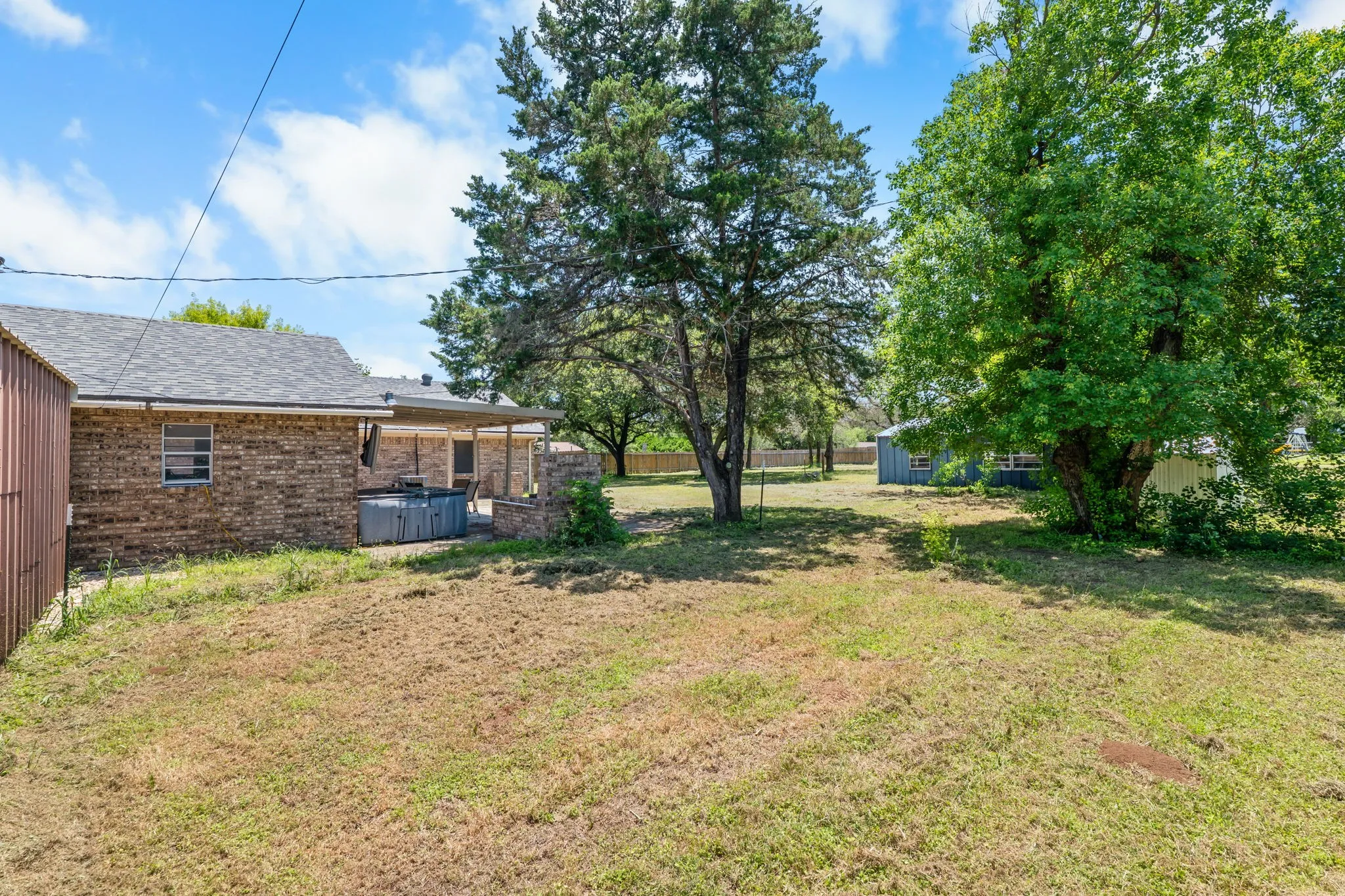Single Family Residence For Sale in Mc Lennan County , 373 Ingred Street, Waco, Texas 76705, 2 Bedroom, 3 Bathroom, Garage spaces, 1,305 Sqft, built in 1985, mls#21288072, Real Estate Agent in Waco, Homes For Sale in Mc Lennan county, Homes For Sale in Waco, Realtor in Waco Texas, Real Estate Brokerage Independent Realty Texas, Luminita Cordes Realtor
