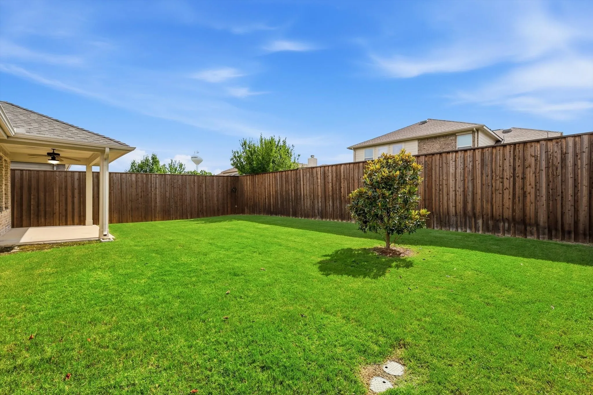 Single Family Residence For Sale in Denton County , 5104 Texana Drive, Frisco, Texas 75036, 3 Bedroom, 2 Bathroom, 2 Garage spaces, 1,706 Sqft, built in 2016, mls#21287355, Real Estate Agent in Frisco, Homes For Sale in Denton county, Homes For Sale in Frisco, Realtor in Frisco Texas, Real Estate Brokerage Independent Realty Texas, Luminita Cordes Realtor
