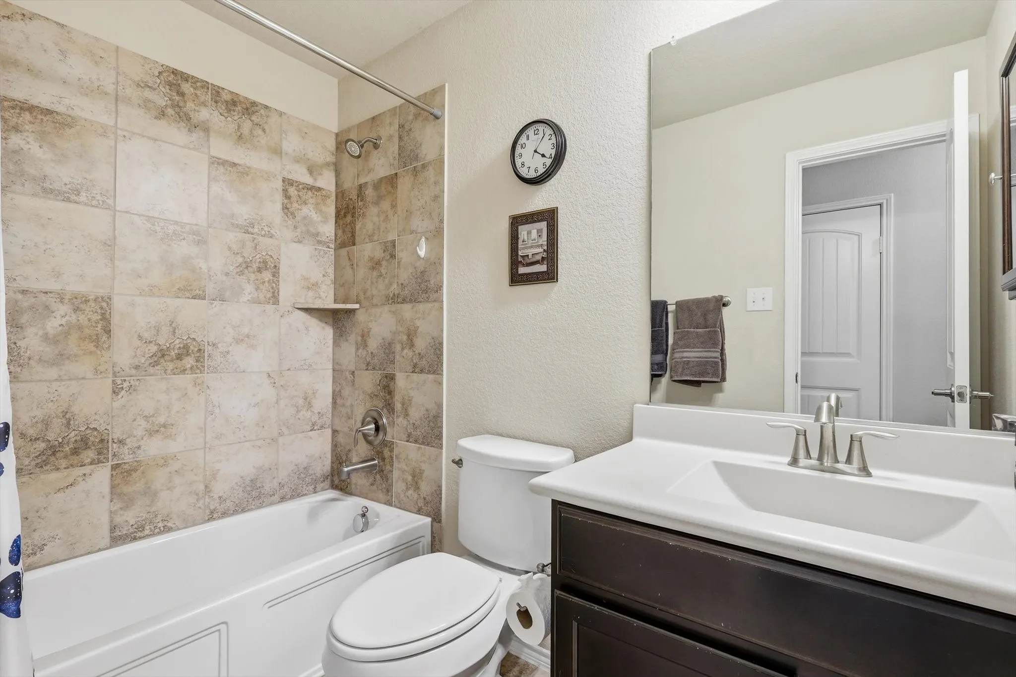 Single Family Residence For Sale in Denton County , 5104 Texana Drive, Frisco, Texas 75036, 3 Bedroom, 2 Bathroom, 2 Garage spaces, 1,706 Sqft, built in 2016, mls#21287355, Real Estate Agent in Frisco, Homes For Sale in Denton county, Homes For Sale in Frisco, Realtor in Frisco Texas, Real Estate Brokerage Independent Realty Texas, Luminita Cordes Realtor