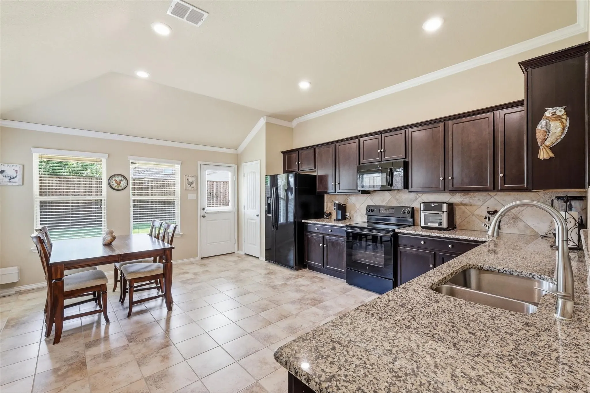 Single Family Residence For Sale in Denton County , 5104 Texana Drive, Frisco, Texas 75036, 3 Bedroom, 2 Bathroom, 2 Garage spaces, 1,706 Sqft, built in 2016, mls#21287355, Real Estate Agent in Frisco, Homes For Sale in Denton county, Homes For Sale in Frisco, Realtor in Frisco Texas, Real Estate Brokerage Independent Realty Texas, Luminita Cordes Realtor