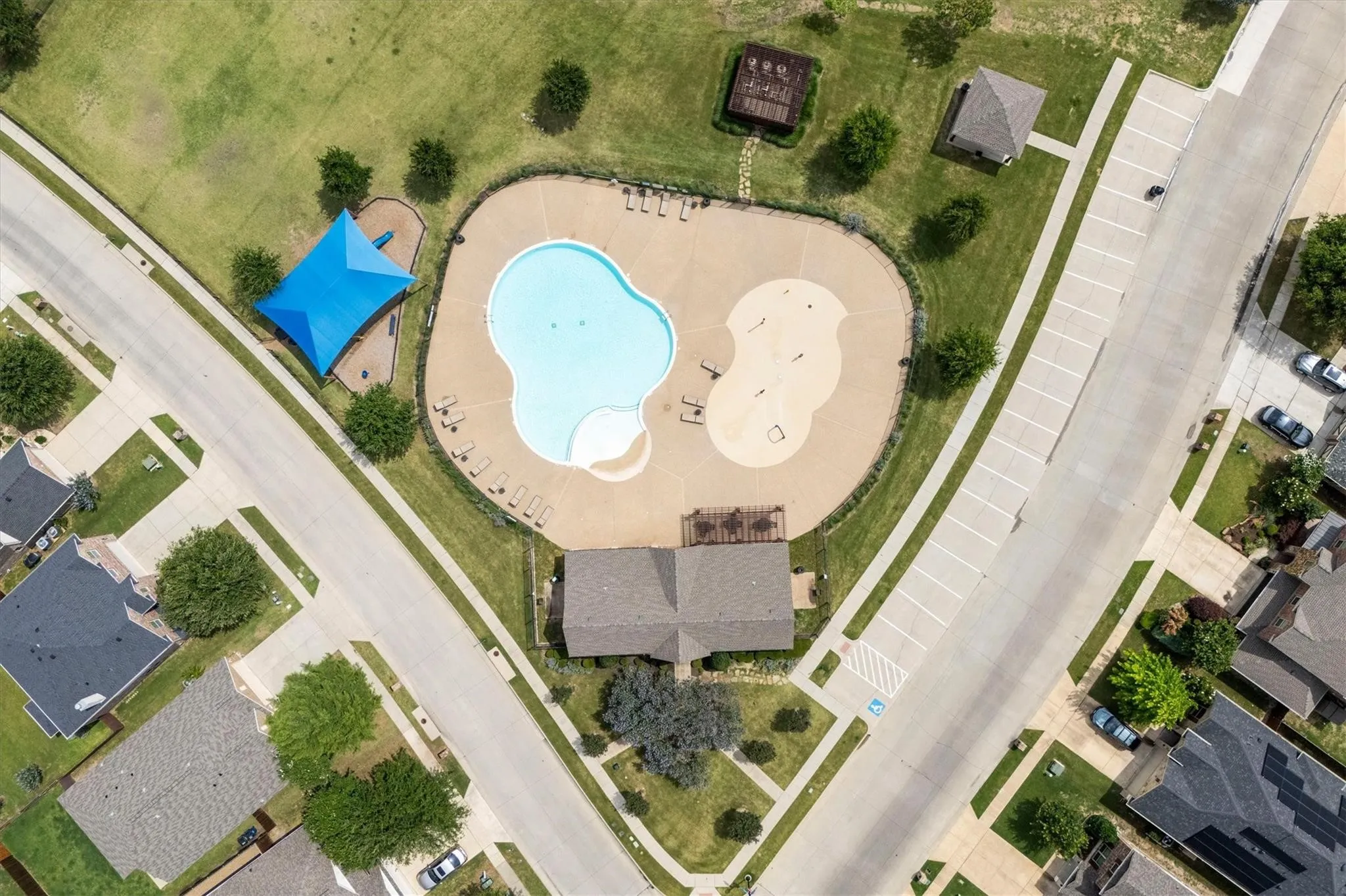 Single Family Residence For Sale in Denton County , 5104 Texana Drive, Frisco, Texas 75036, 3 Bedroom, 2 Bathroom, 2 Garage spaces, 1,706 Sqft, built in 2016, mls#21287355, Real Estate Agent in Frisco, Homes For Sale in Denton county, Homes For Sale in Frisco, Realtor in Frisco Texas, Real Estate Brokerage Independent Realty Texas, Luminita Cordes Realtor