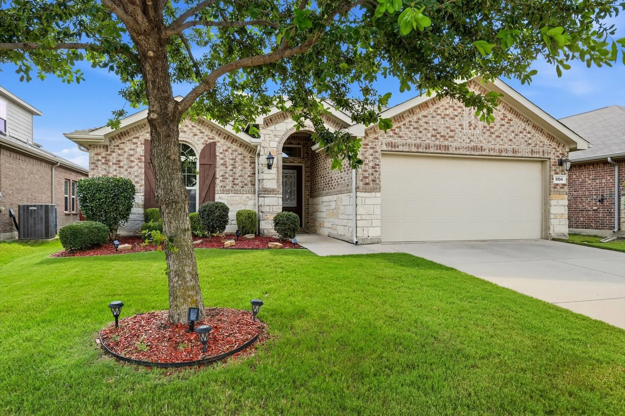 Single Family Residence For Sale in Denton County , 5104 Texana Drive, Frisco, Texas 75036, 3 Bedroom, 2 Bathroom, 2 Garage spaces, 1,706 Sqft, built in 2016, mls#21287355, Real Estate Agent in Frisco, Homes For Sale in Denton county, Homes For Sale in Frisco, Realtor in Frisco Texas, Real Estate Brokerage Independent Realty Texas, Luminita Cordes Realtor