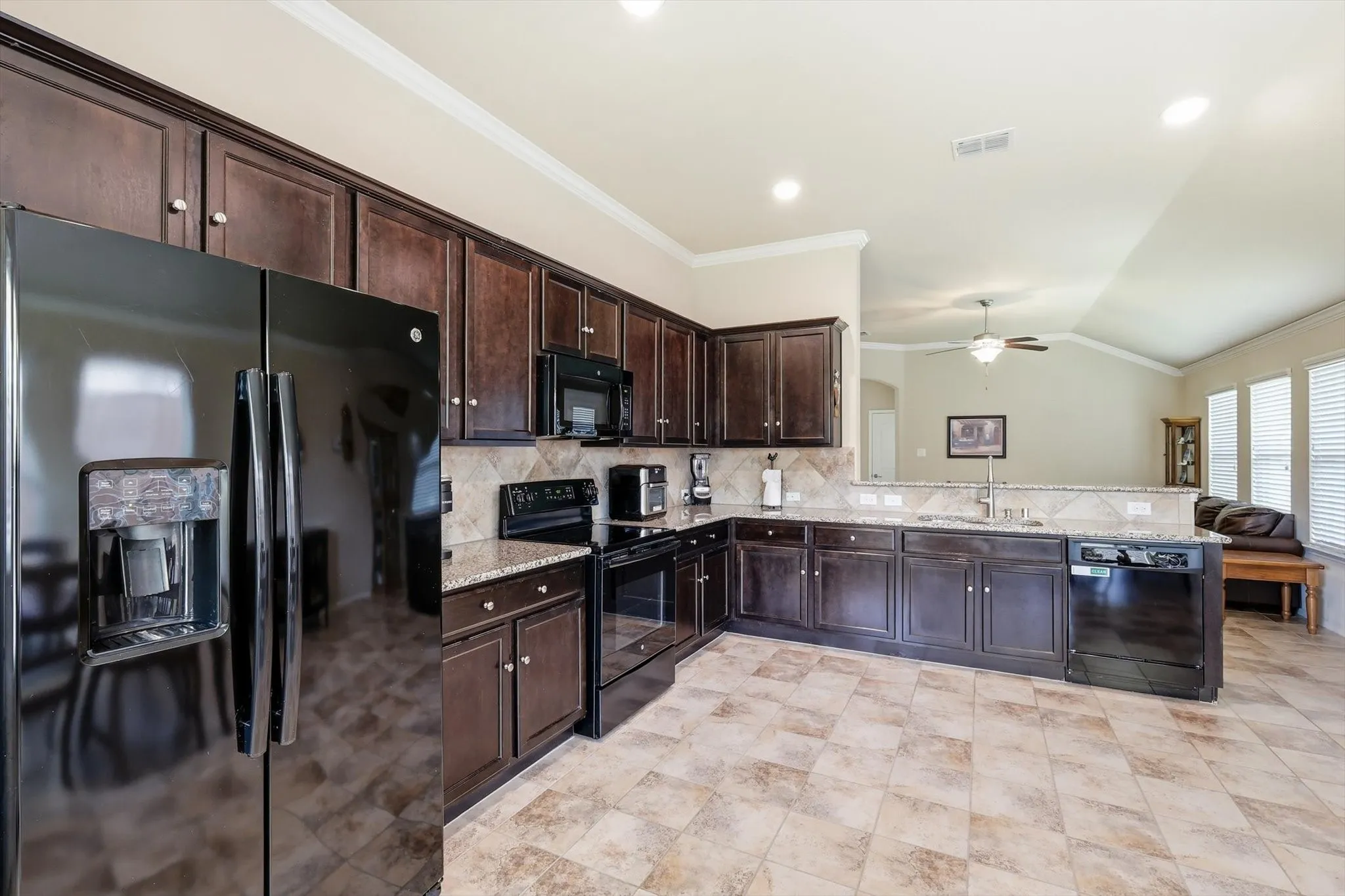 Single Family Residence For Sale in Denton County , 5104 Texana Drive, Frisco, Texas 75036, 3 Bedroom, 2 Bathroom, 2 Garage spaces, 1,706 Sqft, built in 2016, mls#21287355, Real Estate Agent in Frisco, Homes For Sale in Denton county, Homes For Sale in Frisco, Realtor in Frisco Texas, Real Estate Brokerage Independent Realty Texas, Luminita Cordes Realtor