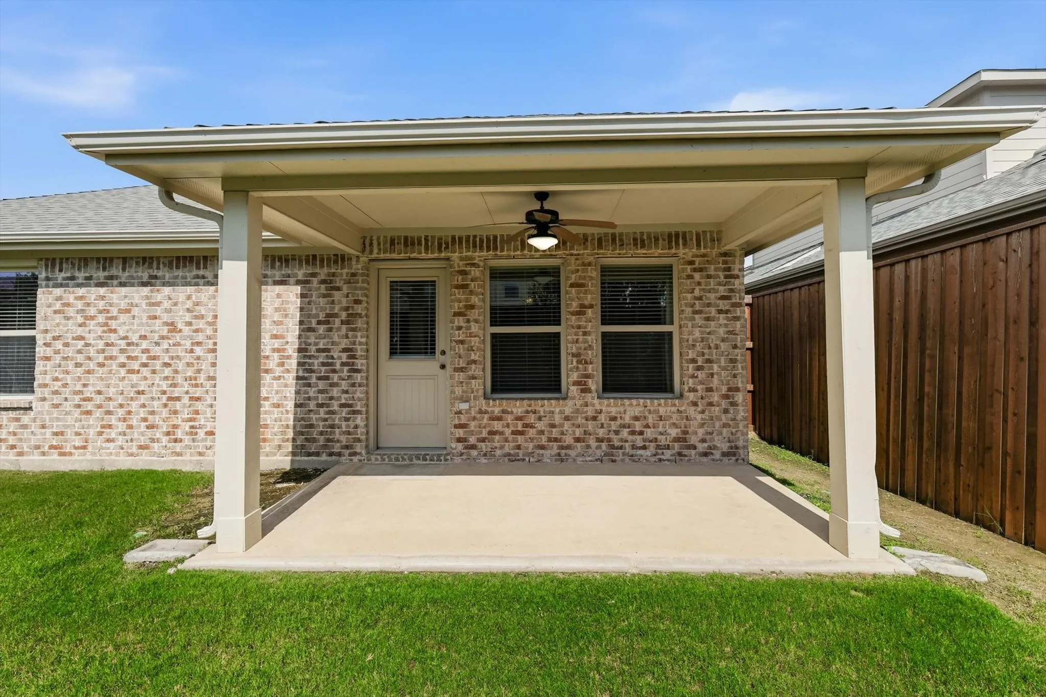 Single Family Residence For Sale in Denton County , 5104 Texana Drive, Frisco, Texas 75036, 3 Bedroom, 2 Bathroom, 2 Garage spaces, 1,706 Sqft, built in 2016, mls#21287355, Real Estate Agent in Frisco, Homes For Sale in Denton county, Homes For Sale in Frisco, Realtor in Frisco Texas, Real Estate Brokerage Independent Realty Texas, Luminita Cordes Realtor