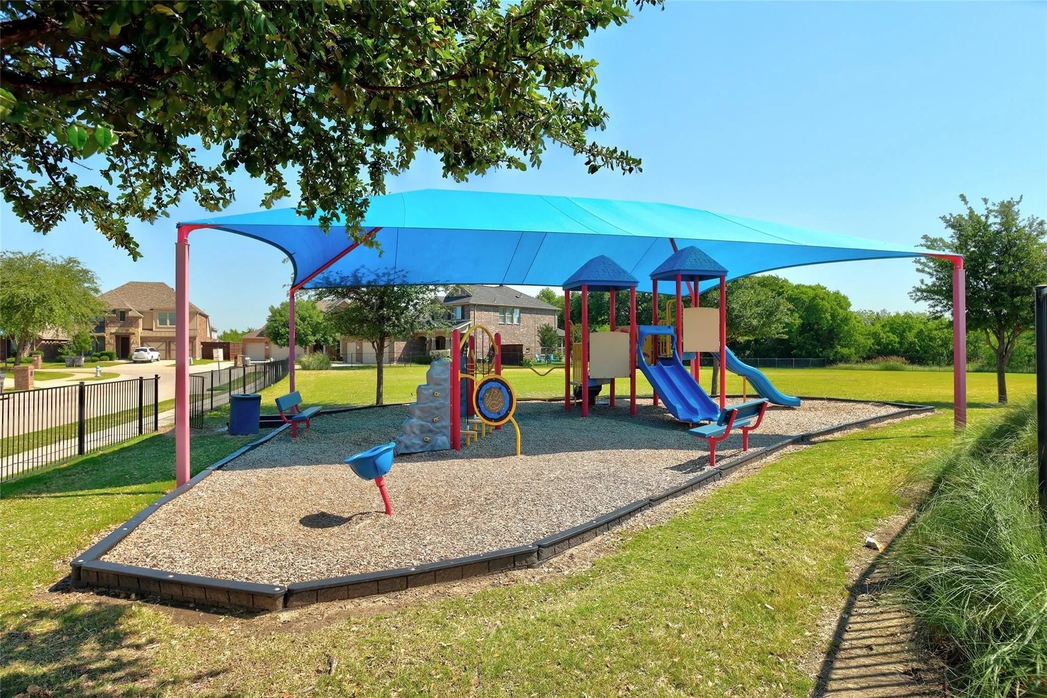 Single Family Residence For Sale in Denton County , 5104 Texana Drive, Frisco, Texas 75036, 3 Bedroom, 2 Bathroom, 2 Garage spaces, 1,706 Sqft, built in 2016, mls#21287355, Real Estate Agent in Frisco, Homes For Sale in Denton county, Homes For Sale in Frisco, Realtor in Frisco Texas, Real Estate Brokerage Independent Realty Texas, Luminita Cordes Realtor
