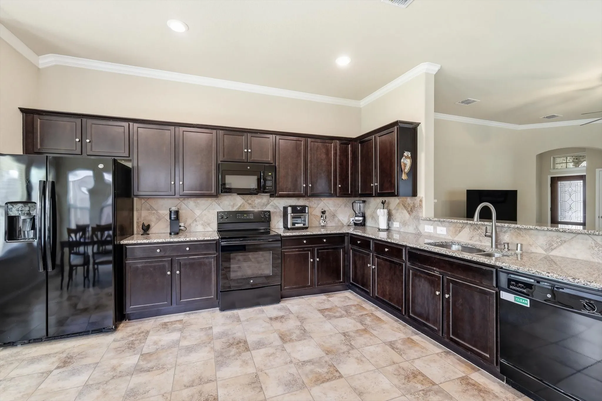 Single Family Residence For Sale in Denton County , 5104 Texana Drive, Frisco, Texas 75036, 3 Bedroom, 2 Bathroom, 2 Garage spaces, 1,706 Sqft, built in 2016, mls#21287355, Real Estate Agent in Frisco, Homes For Sale in Denton county, Homes For Sale in Frisco, Realtor in Frisco Texas, Real Estate Brokerage Independent Realty Texas, Luminita Cordes Realtor