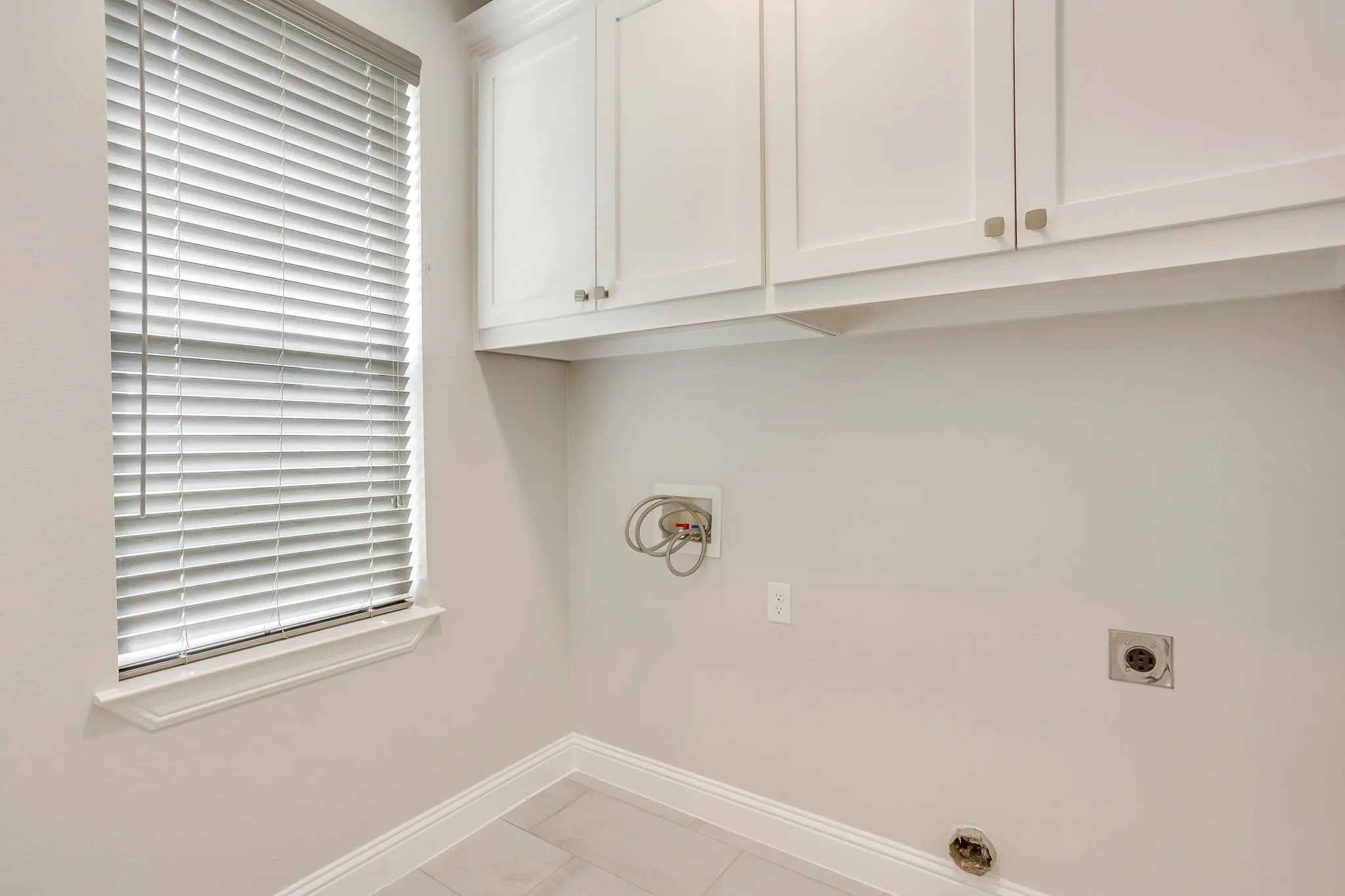 Single Family Residence For Sale in Parker County , 120 War Wagon Circle, Millsap, Texas 76066, 4 Bedroom, 3 Bathroom, 2 Garage spaces, 2,654 Sqft, built in 2018, mls#21292977, Real Estate Agent in Millsap, Homes For Sale in Parker county, Homes For Sale in Millsap, Realtor in Millsap Texas, Real Estate Brokerage Independent Realty Texas, Luminita Cordes Realtor