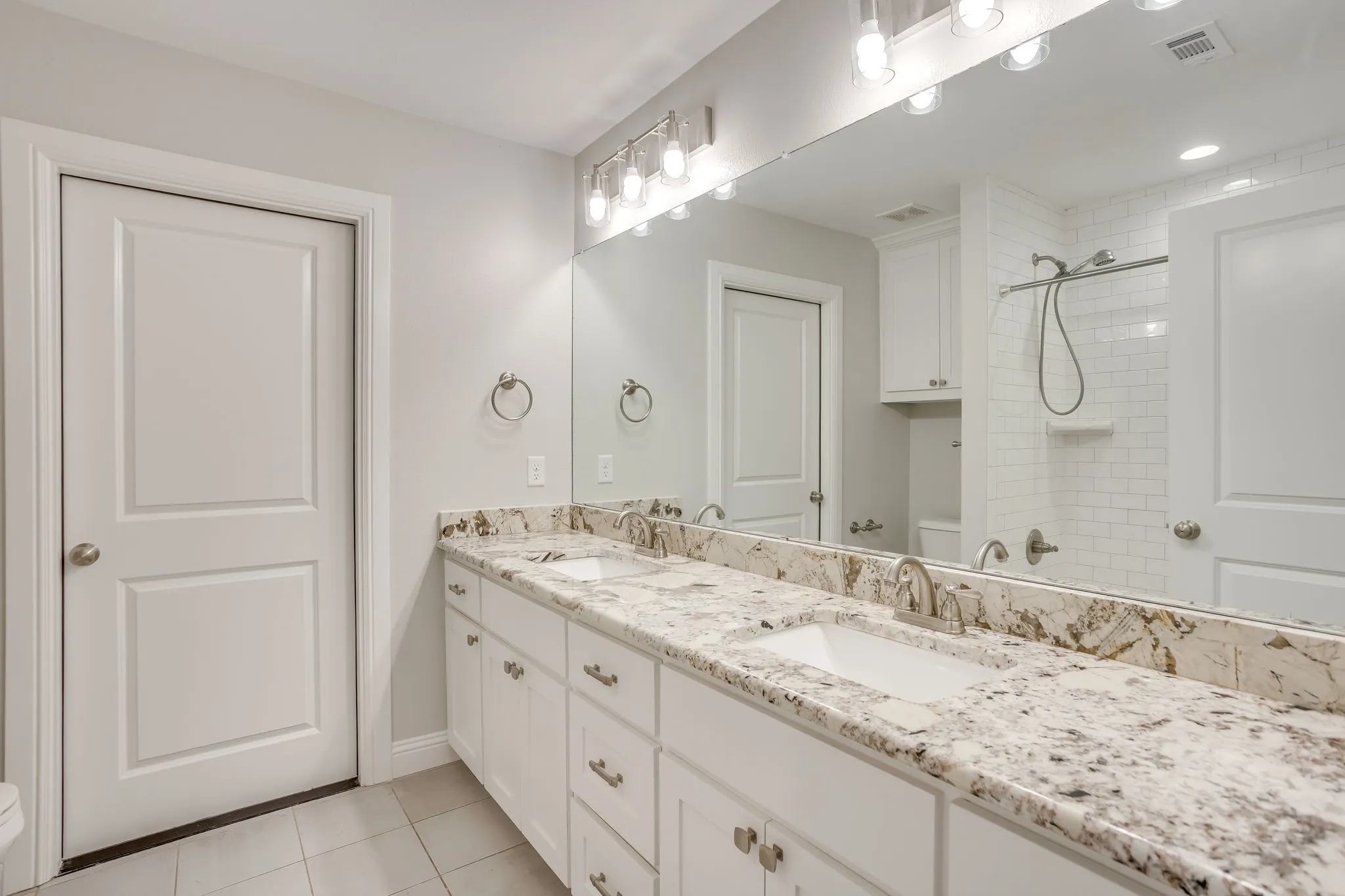 Single Family Residence For Sale in Parker County , 120 War Wagon Circle, Millsap, Texas 76066, 4 Bedroom, 3 Bathroom, 2 Garage spaces, 2,654 Sqft, built in 2018, mls#21292977, Real Estate Agent in Millsap, Homes For Sale in Parker county, Homes For Sale in Millsap, Realtor in Millsap Texas, Real Estate Brokerage Independent Realty Texas, Luminita Cordes Realtor