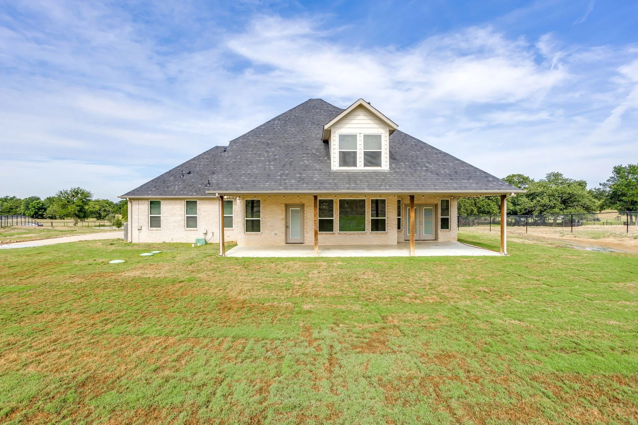 Single Family Residence For Sale in Parker County , 120 War Wagon Circle, Millsap, Texas 76066, 4 Bedroom, 3 Bathroom, 2 Garage spaces, 2,654 Sqft, built in 2018, mls#21292977, Real Estate Agent in Millsap, Homes For Sale in Parker county, Homes For Sale in Millsap, Realtor in Millsap Texas, Real Estate Brokerage Independent Realty Texas, Luminita Cordes Realtor