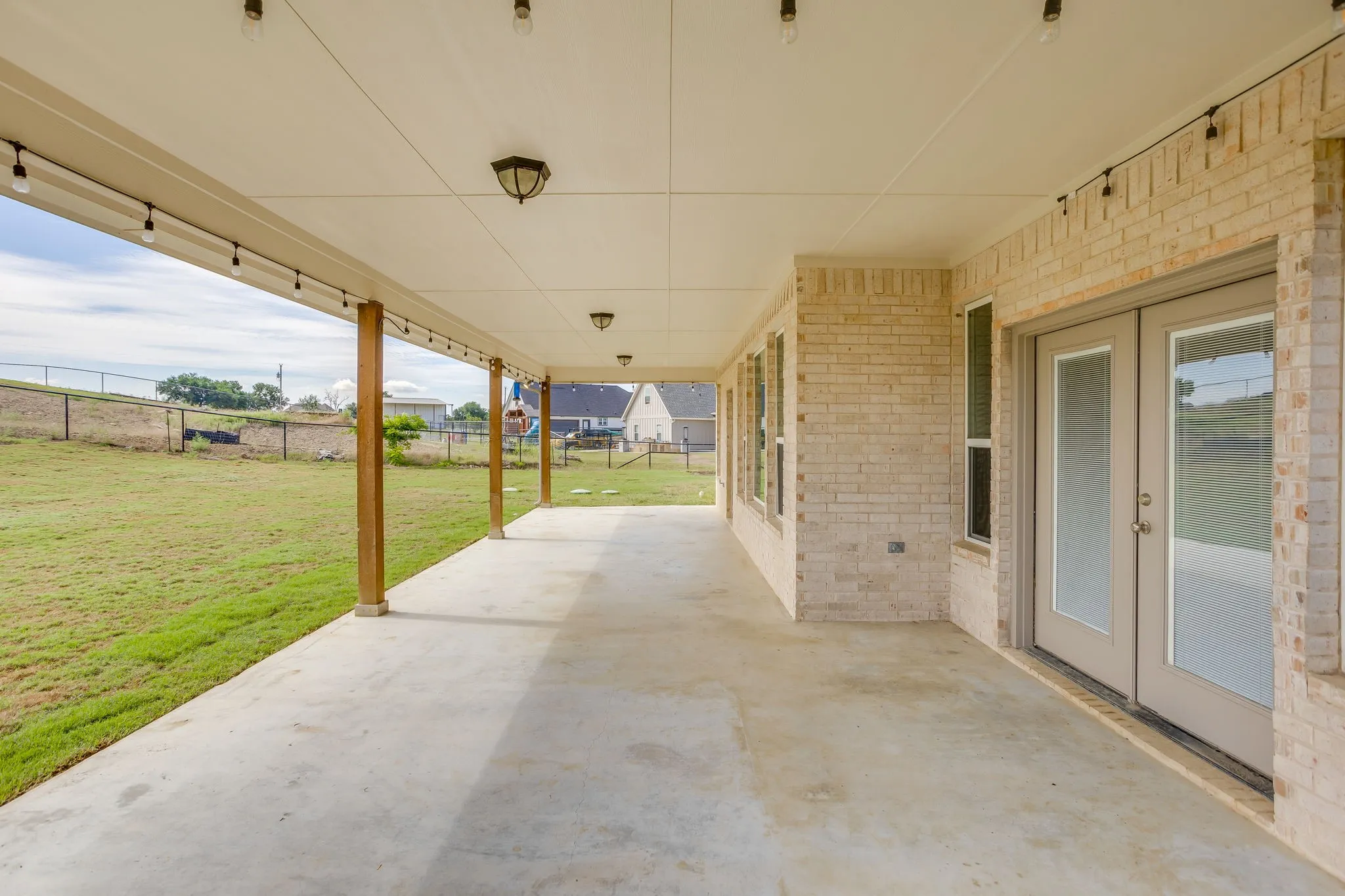 Single Family Residence For Sale in Parker County , 120 War Wagon Circle, Millsap, Texas 76066, 4 Bedroom, 3 Bathroom, 2 Garage spaces, 2,654 Sqft, built in 2018, mls#21292977, Real Estate Agent in Millsap, Homes For Sale in Parker county, Homes For Sale in Millsap, Realtor in Millsap Texas, Real Estate Brokerage Independent Realty Texas, Luminita Cordes Realtor