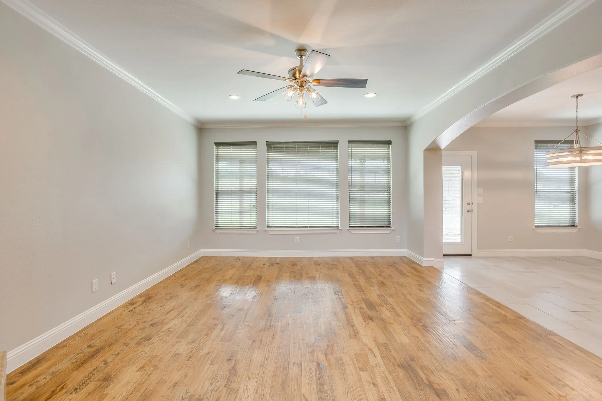 Single Family Residence For Sale in Parker County , 120 War Wagon Circle, Millsap, Texas 76066, 4 Bedroom, 3 Bathroom, 2 Garage spaces, 2,654 Sqft, built in 2018, mls#21292977, Real Estate Agent in Millsap, Homes For Sale in Parker county, Homes For Sale in Millsap, Realtor in Millsap Texas, Real Estate Brokerage Independent Realty Texas, Luminita Cordes Realtor