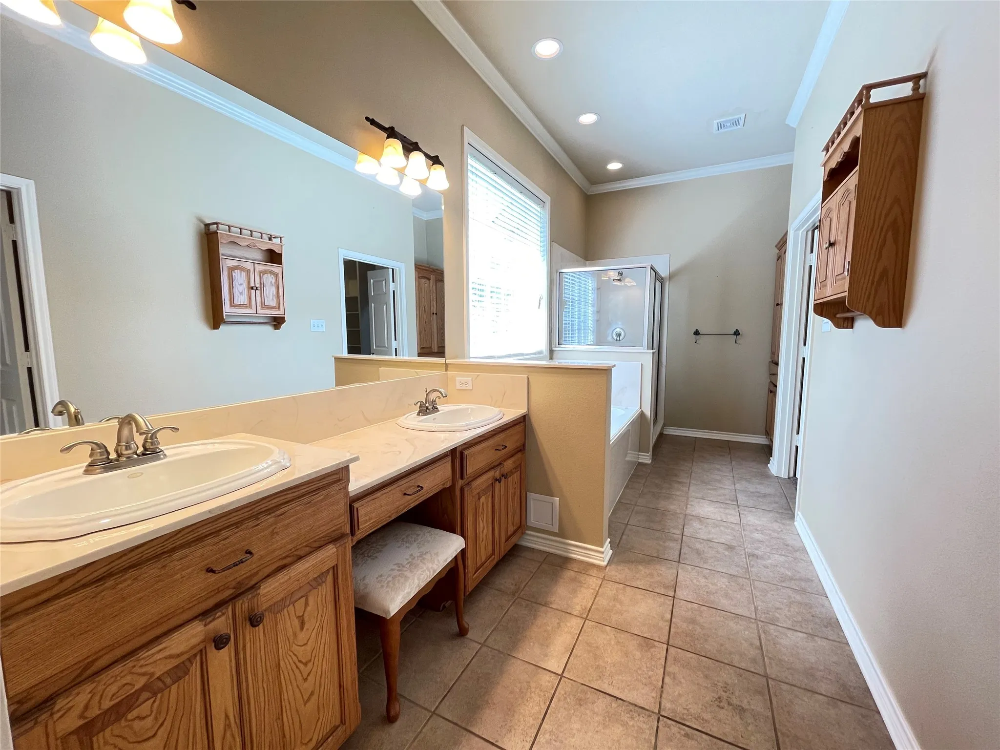 Single Family Residence For Sale in Smith County , 107 Spring Valley Run, Bullard, Texas 75757, 3 Bedroom, 4 Bathroom, 3 Garage spaces, 2,831 Sqft, built in 2004, mls#21289836, Real Estate Agent in Bullard, Homes For Sale in Smith county, Homes For Sale in Bullard, Realtor in Bullard Texas, Real Estate Brokerage Independent Realty Texas, Luminita Cordes Realtor