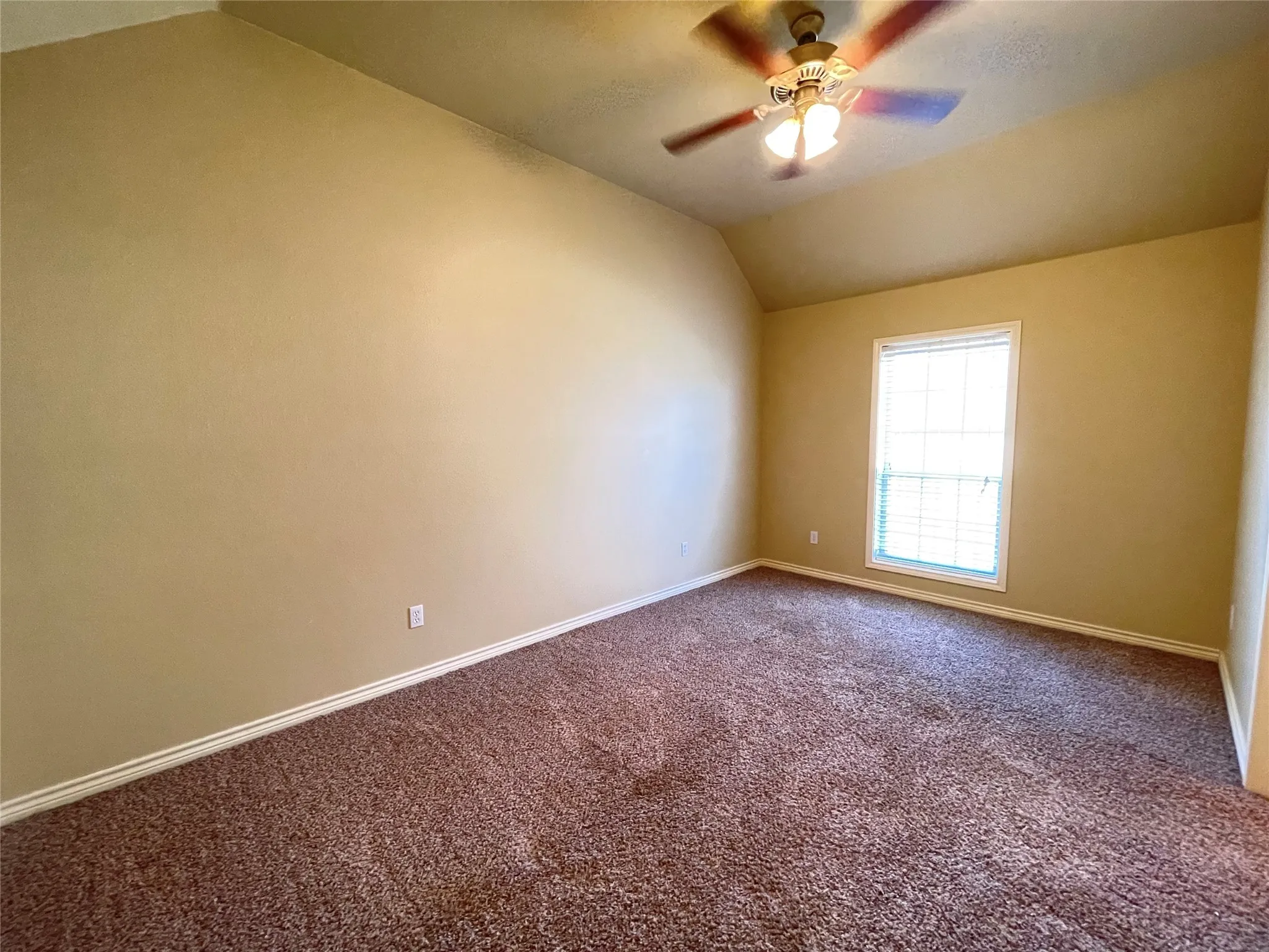 Single Family Residence For Sale in Smith County , 107 Spring Valley Run, Bullard, Texas 75757, 3 Bedroom, 4 Bathroom, 3 Garage spaces, 2,831 Sqft, built in 2004, mls#21289836, Real Estate Agent in Bullard, Homes For Sale in Smith county, Homes For Sale in Bullard, Realtor in Bullard Texas, Real Estate Brokerage Independent Realty Texas, Luminita Cordes Realtor