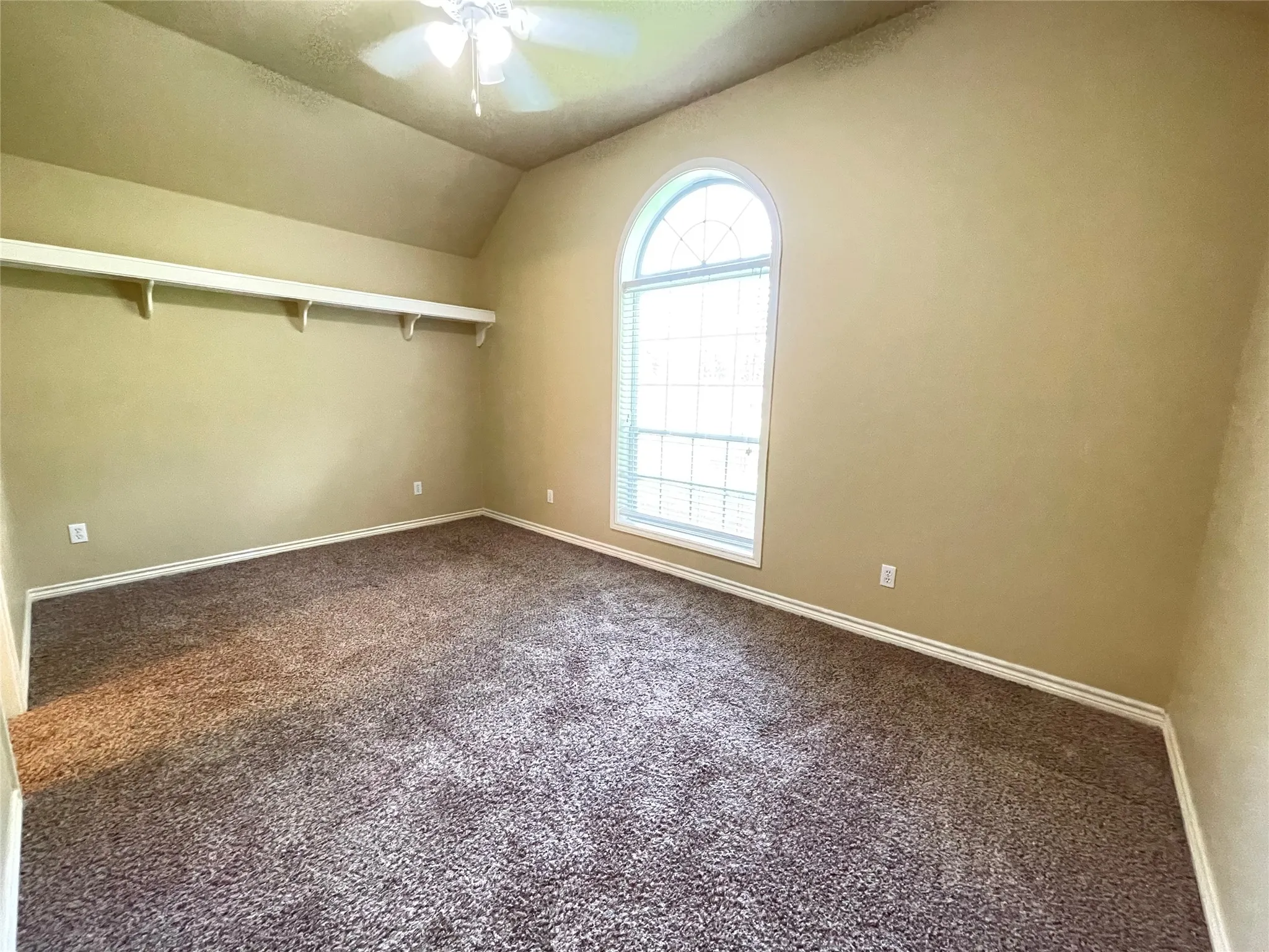 Single Family Residence For Sale in Smith County , 107 Spring Valley Run, Bullard, Texas 75757, 3 Bedroom, 4 Bathroom, 3 Garage spaces, 2,831 Sqft, built in 2004, mls#21289836, Real Estate Agent in Bullard, Homes For Sale in Smith county, Homes For Sale in Bullard, Realtor in Bullard Texas, Real Estate Brokerage Independent Realty Texas, Luminita Cordes Realtor