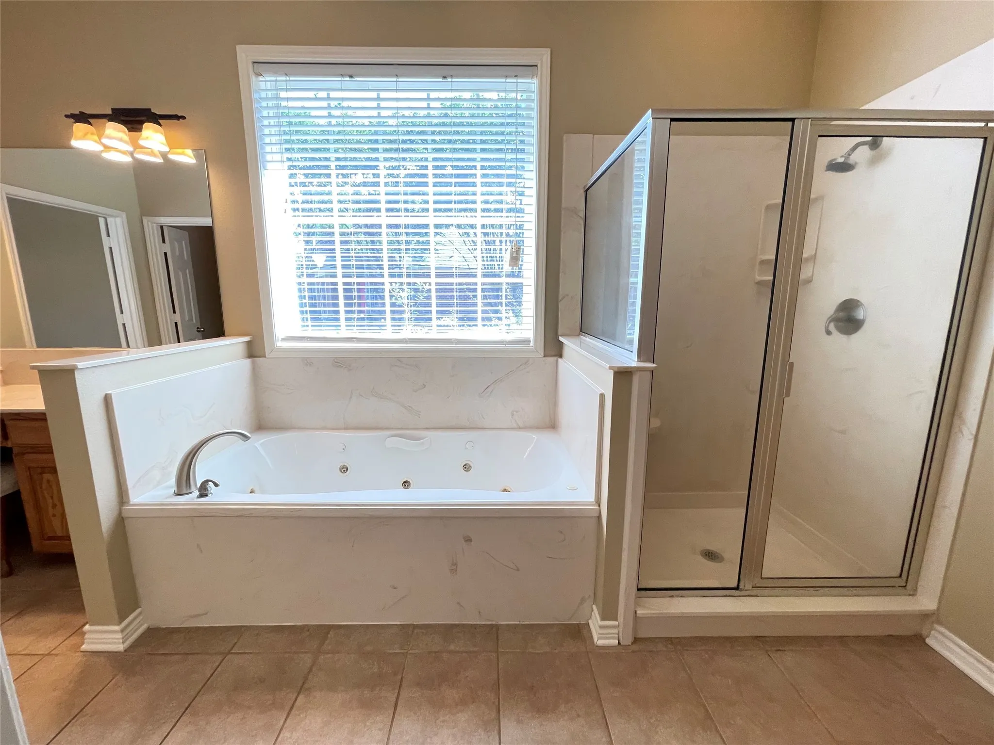 Single Family Residence For Sale in Smith County , 107 Spring Valley Run, Bullard, Texas 75757, 3 Bedroom, 4 Bathroom, 3 Garage spaces, 2,831 Sqft, built in 2004, mls#21289836, Real Estate Agent in Bullard, Homes For Sale in Smith county, Homes For Sale in Bullard, Realtor in Bullard Texas, Real Estate Brokerage Independent Realty Texas, Luminita Cordes Realtor