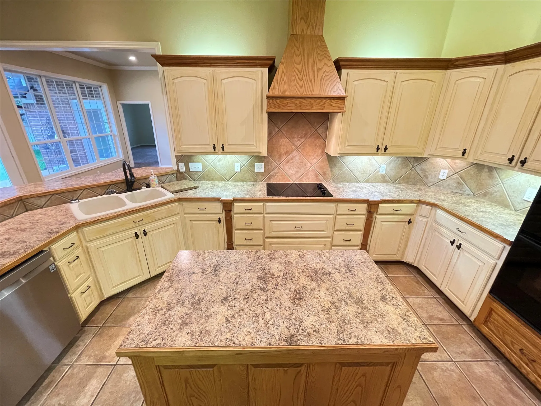 Single Family Residence For Sale in Smith County , 107 Spring Valley Run, Bullard, Texas 75757, 3 Bedroom, 4 Bathroom, 3 Garage spaces, 2,831 Sqft, built in 2004, mls#21289836, Real Estate Agent in Bullard, Homes For Sale in Smith county, Homes For Sale in Bullard, Realtor in Bullard Texas, Real Estate Brokerage Independent Realty Texas, Luminita Cordes Realtor
