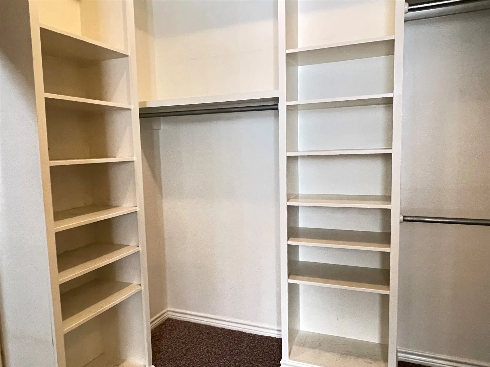 Single Family Residence For Sale in Smith County , 107 Spring Valley Run, Bullard, Texas 75757, 3 Bedroom, 4 Bathroom, 3 Garage spaces, 2,831 Sqft, built in 2004, mls#21289836, Real Estate Agent in Bullard, Homes For Sale in Smith county, Homes For Sale in Bullard, Realtor in Bullard Texas, Real Estate Brokerage Independent Realty Texas, Luminita Cordes Realtor