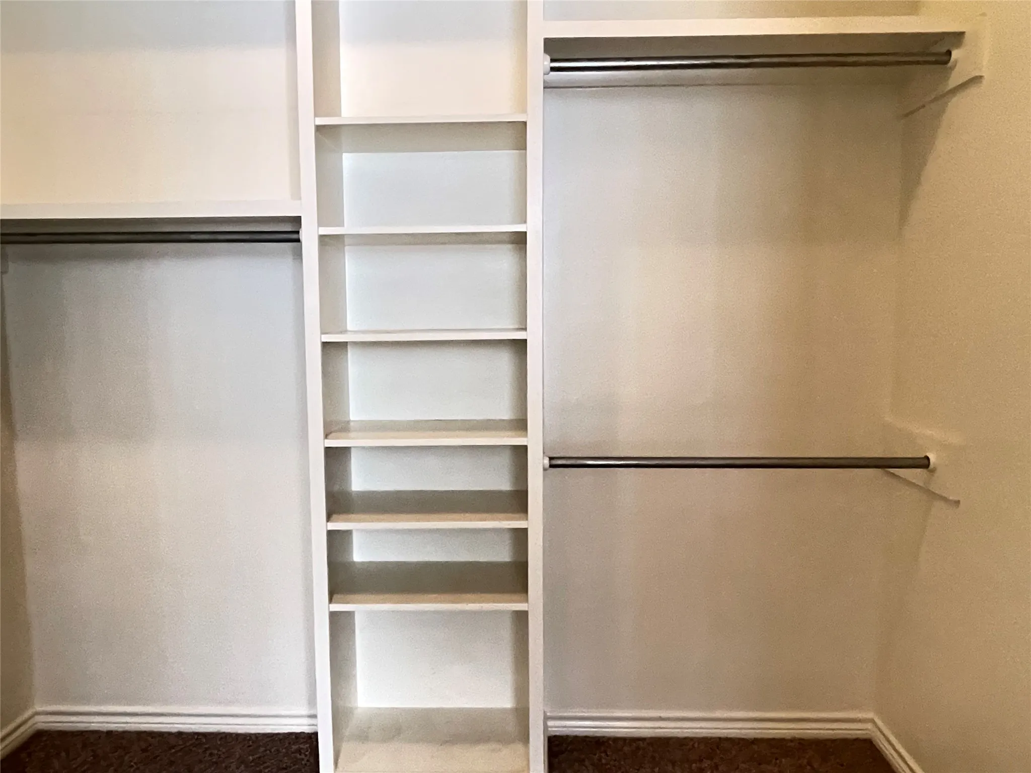 Single Family Residence For Sale in Smith County , 107 Spring Valley Run, Bullard, Texas 75757, 3 Bedroom, 4 Bathroom, 3 Garage spaces, 2,831 Sqft, built in 2004, mls#21289836, Real Estate Agent in Bullard, Homes For Sale in Smith county, Homes For Sale in Bullard, Realtor in Bullard Texas, Real Estate Brokerage Independent Realty Texas, Luminita Cordes Realtor